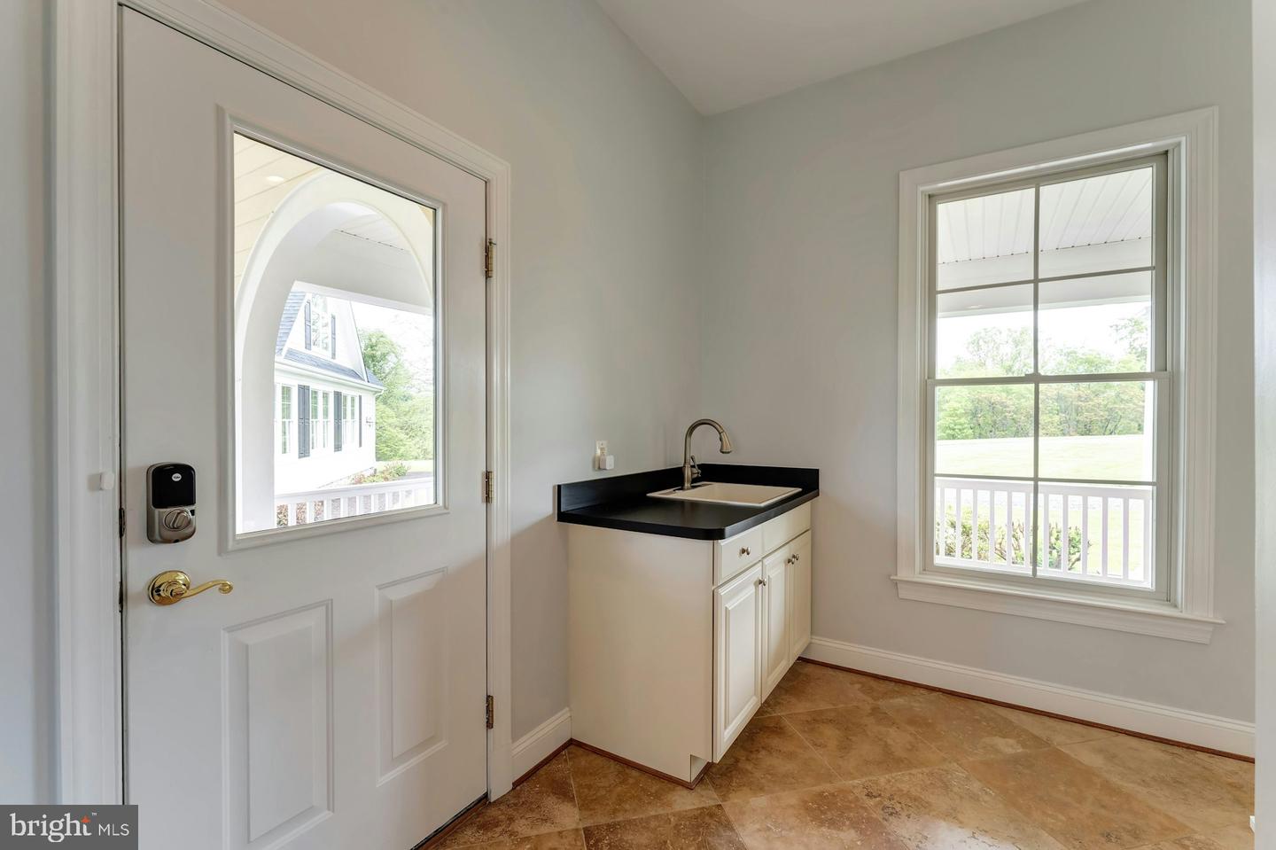 39918 LOOKOUT LN, WATERFORD, Virginia 20197, 4 Bedrooms Bedrooms, ,4 BathroomsBathrooms,Residential,For sale,39918 LOOKOUT LN,VALO2095864 MLS # VALO2095864