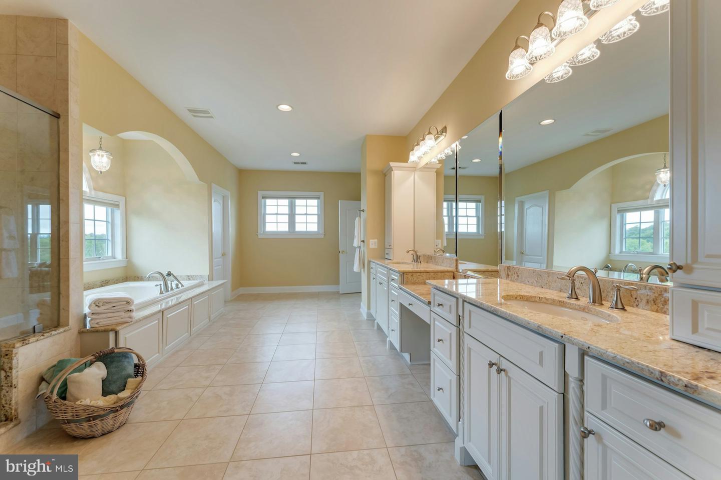 39918 LOOKOUT LN, WATERFORD, Virginia 20197, 4 Bedrooms Bedrooms, ,4 BathroomsBathrooms,Residential,For sale,39918 LOOKOUT LN,VALO2095864 MLS # VALO2095864