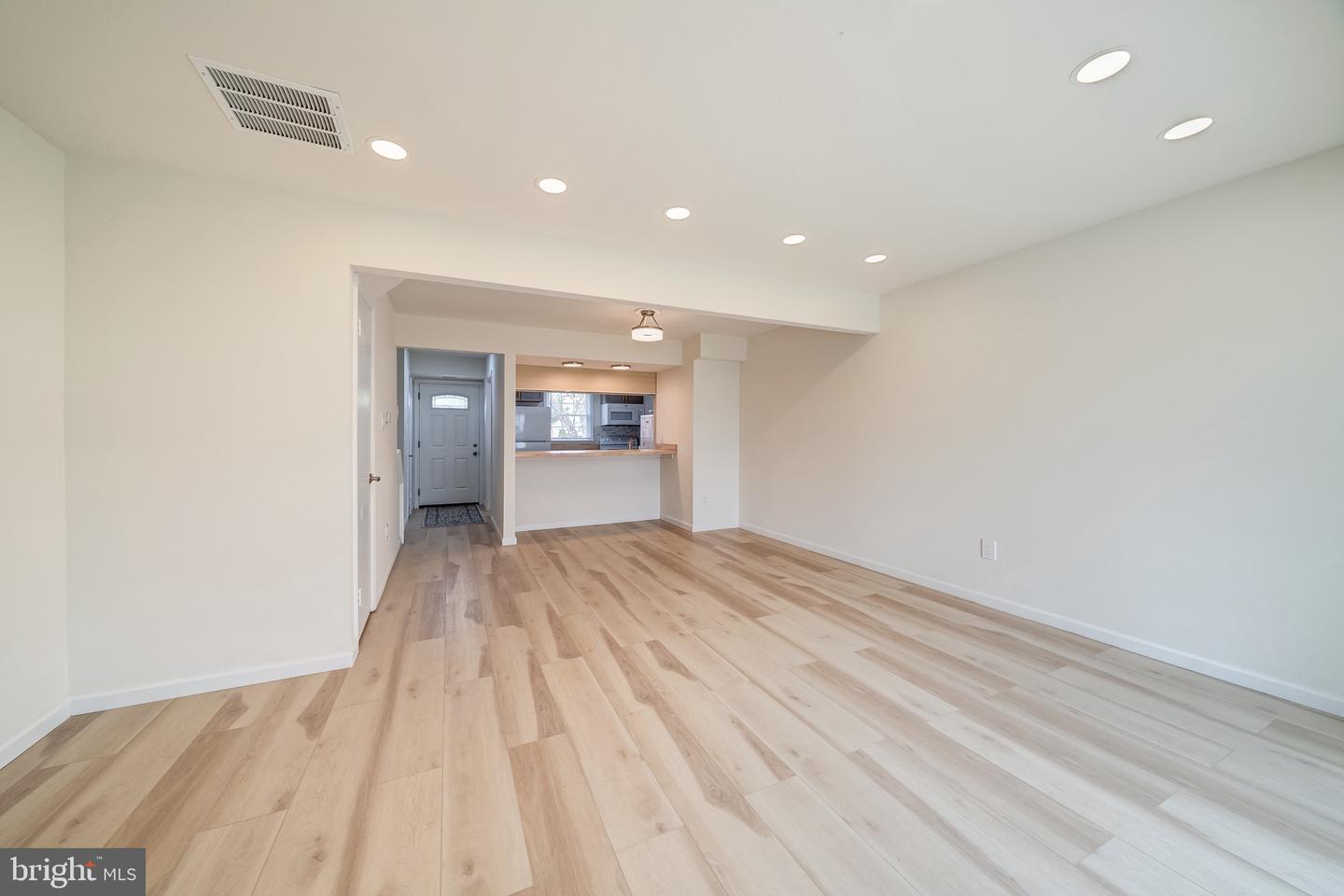 14419 COOL OAK LN, CENTREVILLE, Virginia 20121, 2 Bedrooms Bedrooms, ,1 BathroomBathrooms,Residential,For sale,14419 COOL OAK LN,VAFX2239456 MLS # VAFX2239456