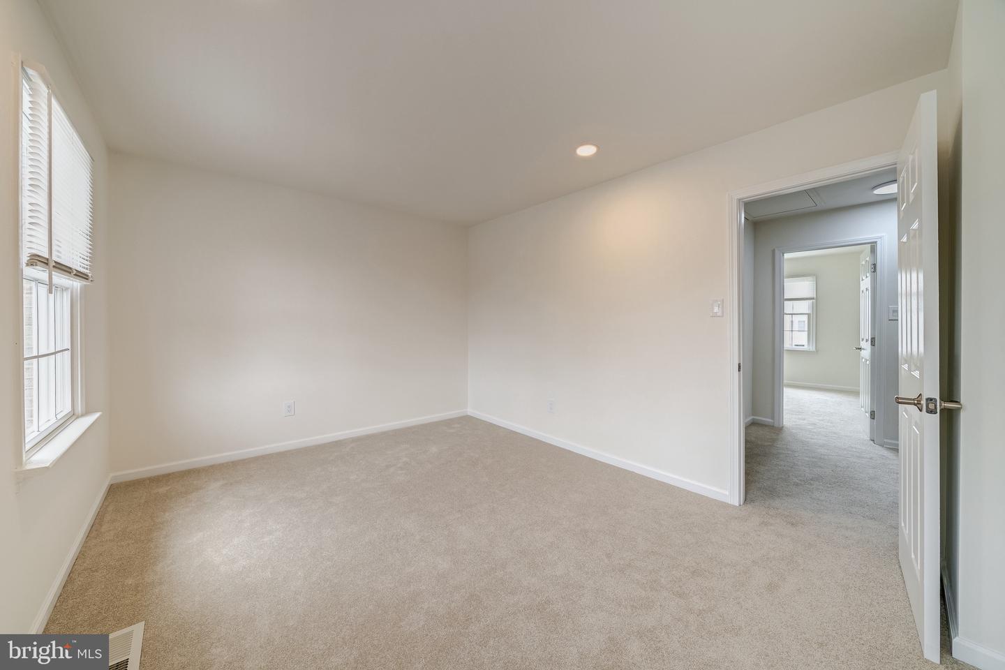 14419 COOL OAK LN, CENTREVILLE, Virginia 20121, 2 Bedrooms Bedrooms, ,1 BathroomBathrooms,Residential,For sale,14419 COOL OAK LN,VAFX2239456 MLS # VAFX2239456