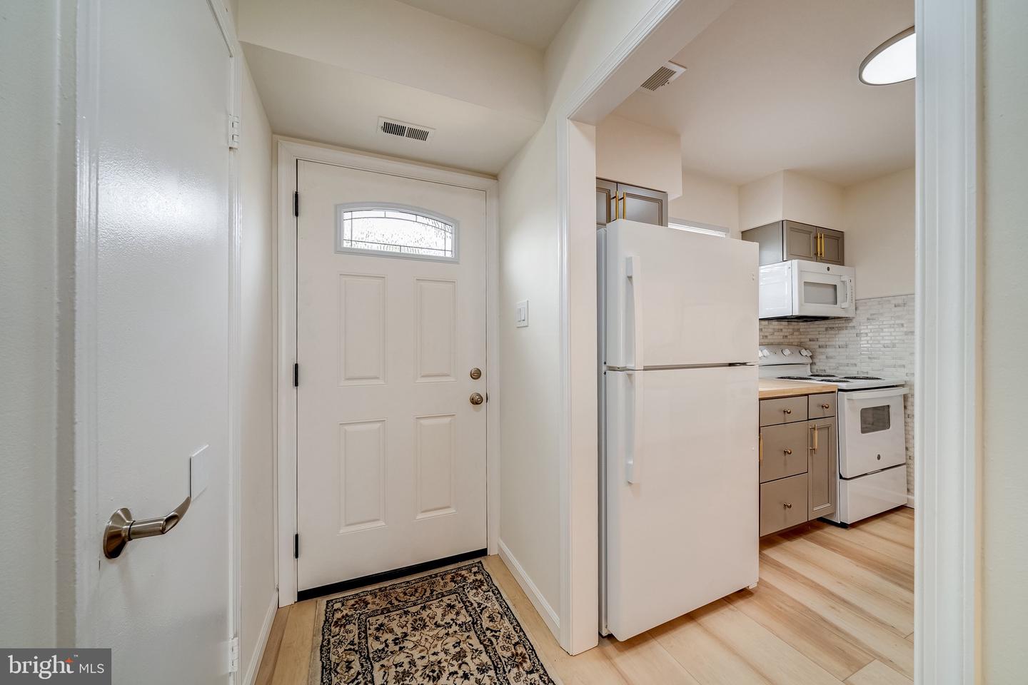 14419 COOL OAK LN, CENTREVILLE, Virginia 20121, 2 Bedrooms Bedrooms, ,1 BathroomBathrooms,Residential,For sale,14419 COOL OAK LN,VAFX2239456 MLS # VAFX2239456