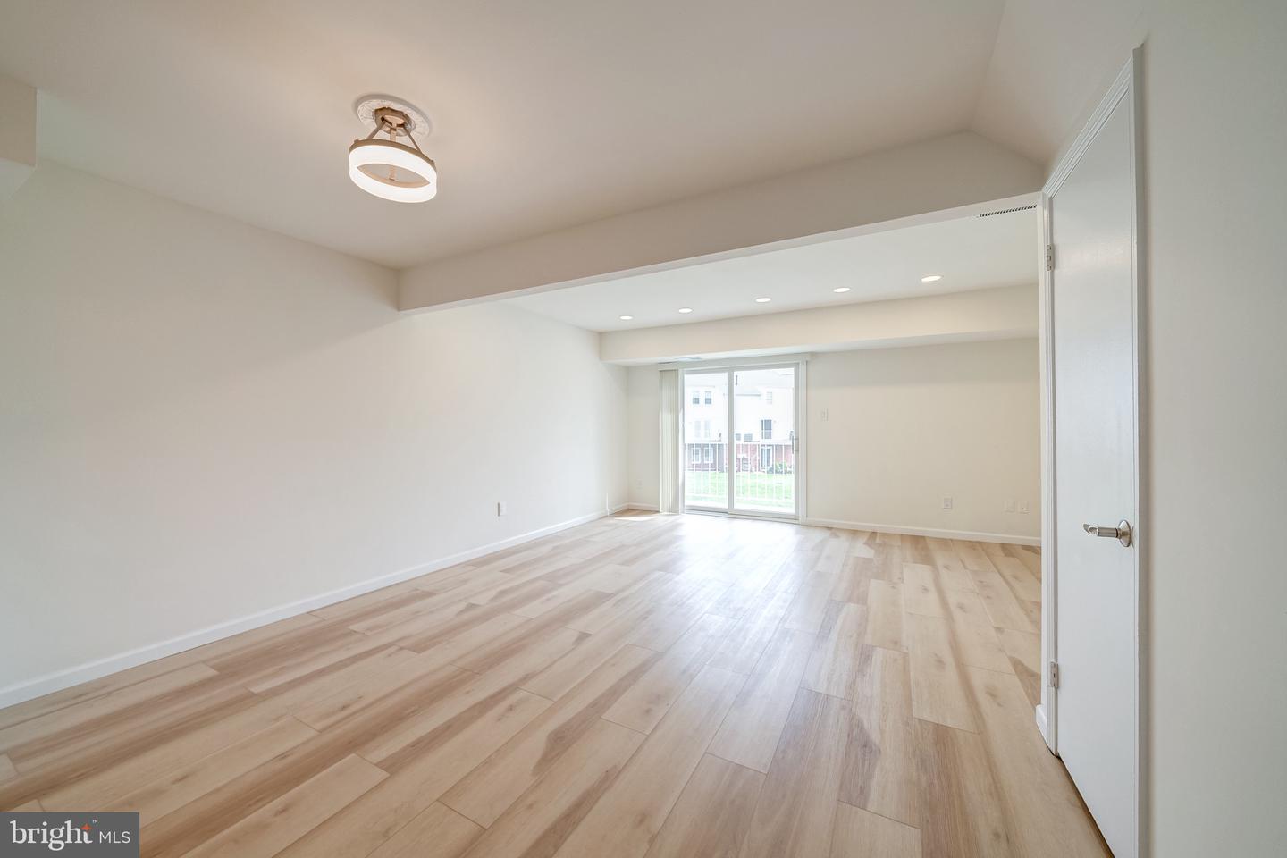 14419 COOL OAK LN, CENTREVILLE, Virginia 20121, 2 Bedrooms Bedrooms, ,1 BathroomBathrooms,Residential,For sale,14419 COOL OAK LN,VAFX2239456 MLS # VAFX2239456