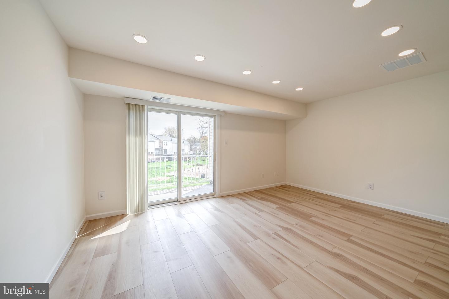 14419 COOL OAK LN, CENTREVILLE, Virginia 20121, 2 Bedrooms Bedrooms, ,1 BathroomBathrooms,Residential,For sale,14419 COOL OAK LN,VAFX2239456 MLS # VAFX2239456
