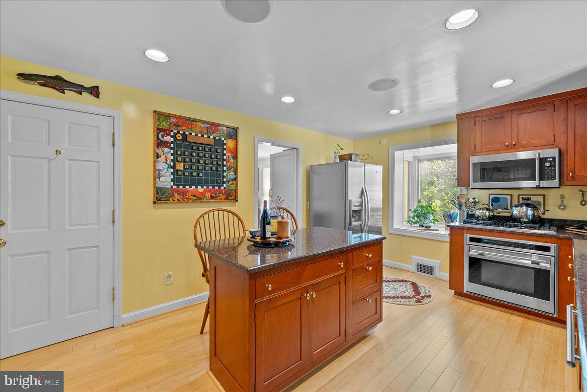 6223 LANGSTON BLVD, ARLINGTON, Virginia 22205, 3 Bedrooms Bedrooms, ,1 BathroomBathrooms,Residential,For sale,6223 LANGSTON BLVD,VAAR2057250 MLS # VAAR2057250