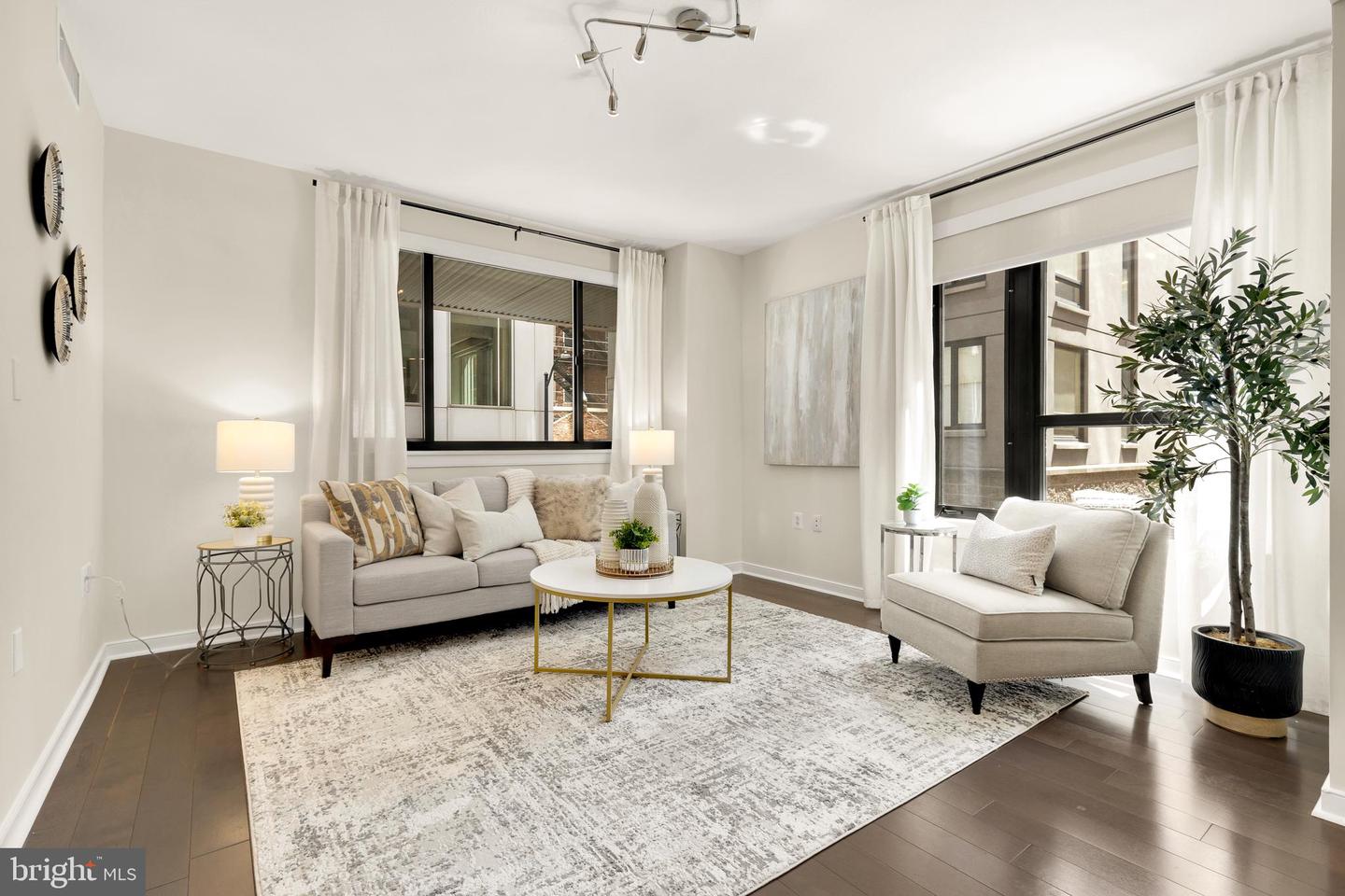1010 MASSACHUSETTS AVE NW #211, WASHINGTON, District Of Columbia 20001, 1 Bedroom Bedrooms, ,1 BathroomBathrooms,Residential,For sale,1010 MASSACHUSETTS AVE NW #211,DCDC2199756 MLS # DCDC2199756