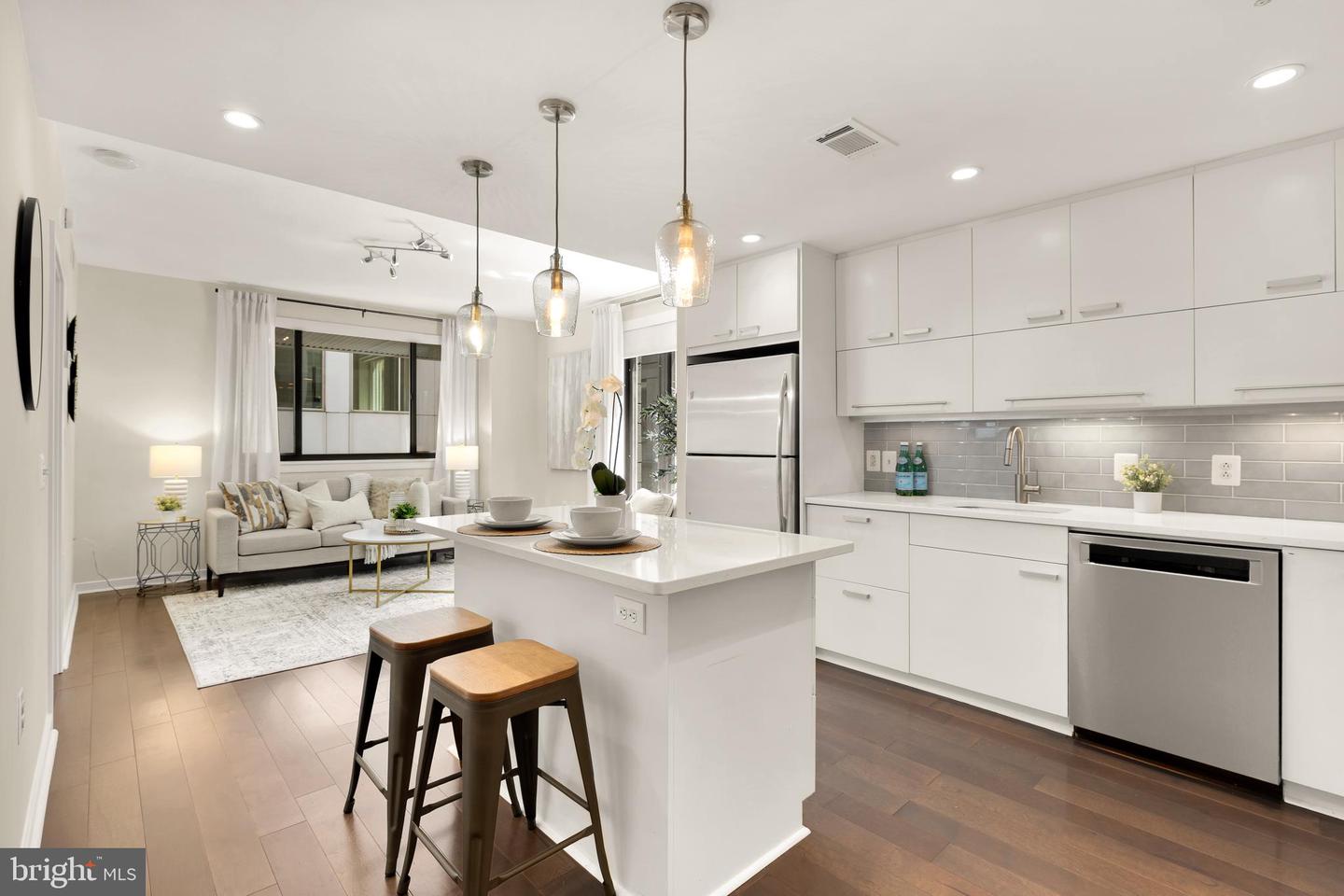 1010 MASSACHUSETTS AVE NW #211, WASHINGTON, District Of Columbia 20001, 1 Bedroom Bedrooms, ,1 BathroomBathrooms,Residential,For sale,1010 MASSACHUSETTS AVE NW #211,DCDC2199756 MLS # DCDC2199756