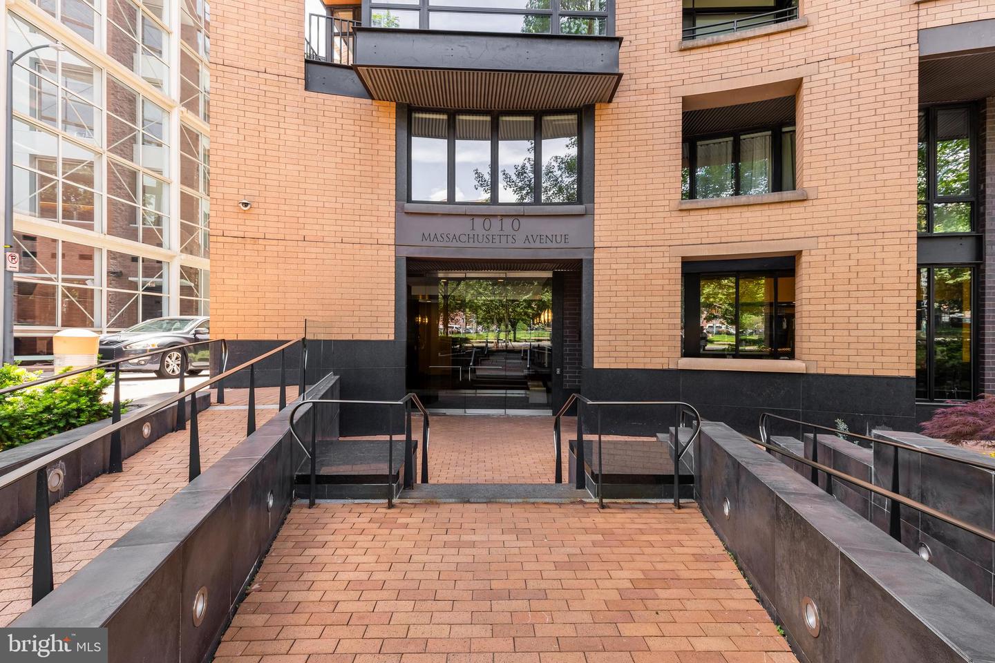 1010 MASSACHUSETTS AVE NW #211, WASHINGTON, District Of Columbia 20001, 1 Bedroom Bedrooms, ,1 BathroomBathrooms,Residential,For sale,1010 MASSACHUSETTS AVE NW #211,DCDC2199756 MLS # DCDC2199756
