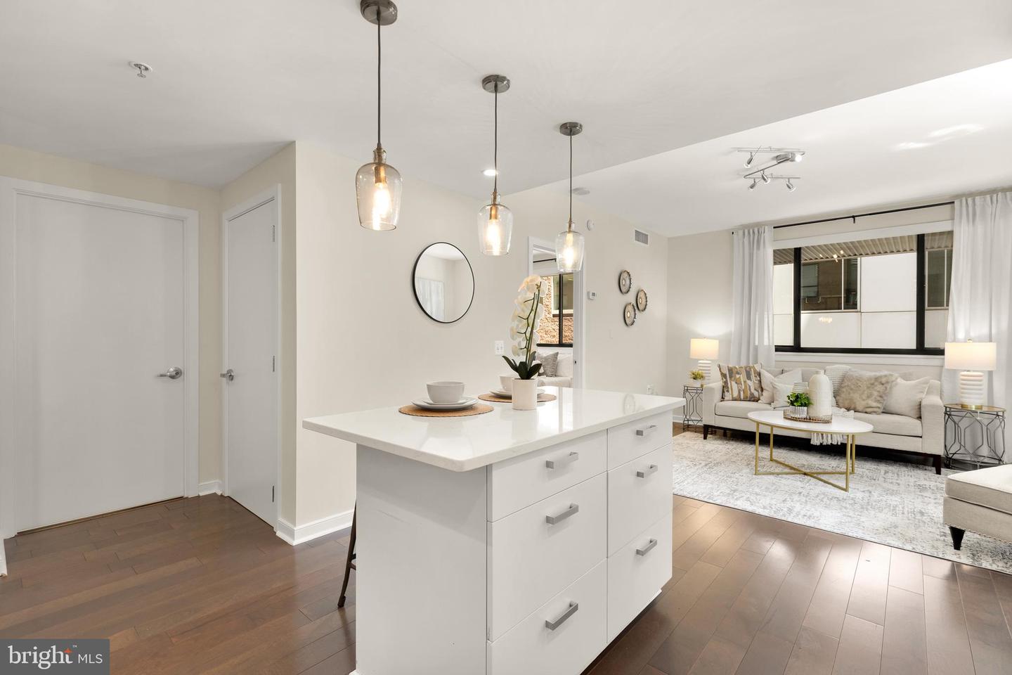 1010 MASSACHUSETTS AVE NW #211, WASHINGTON, District Of Columbia 20001, 1 Bedroom Bedrooms, ,1 BathroomBathrooms,Residential,For sale,1010 MASSACHUSETTS AVE NW #211,DCDC2199756 MLS # DCDC2199756