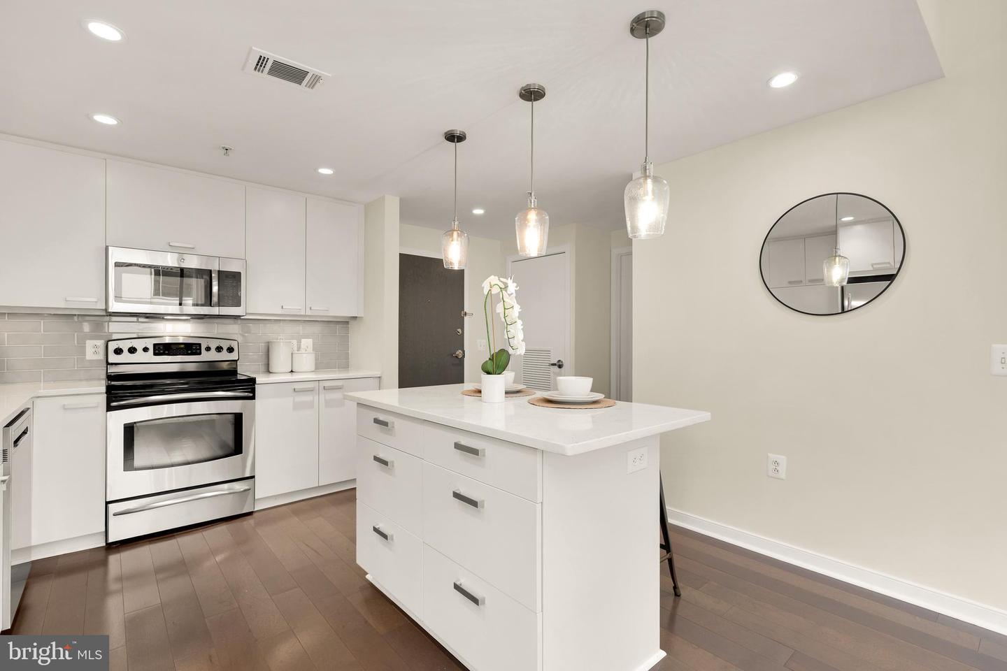 1010 MASSACHUSETTS AVE NW #211, WASHINGTON, District Of Columbia 20001, 1 Bedroom Bedrooms, ,1 BathroomBathrooms,Residential,For sale,1010 MASSACHUSETTS AVE NW #211,DCDC2199756 MLS # DCDC2199756