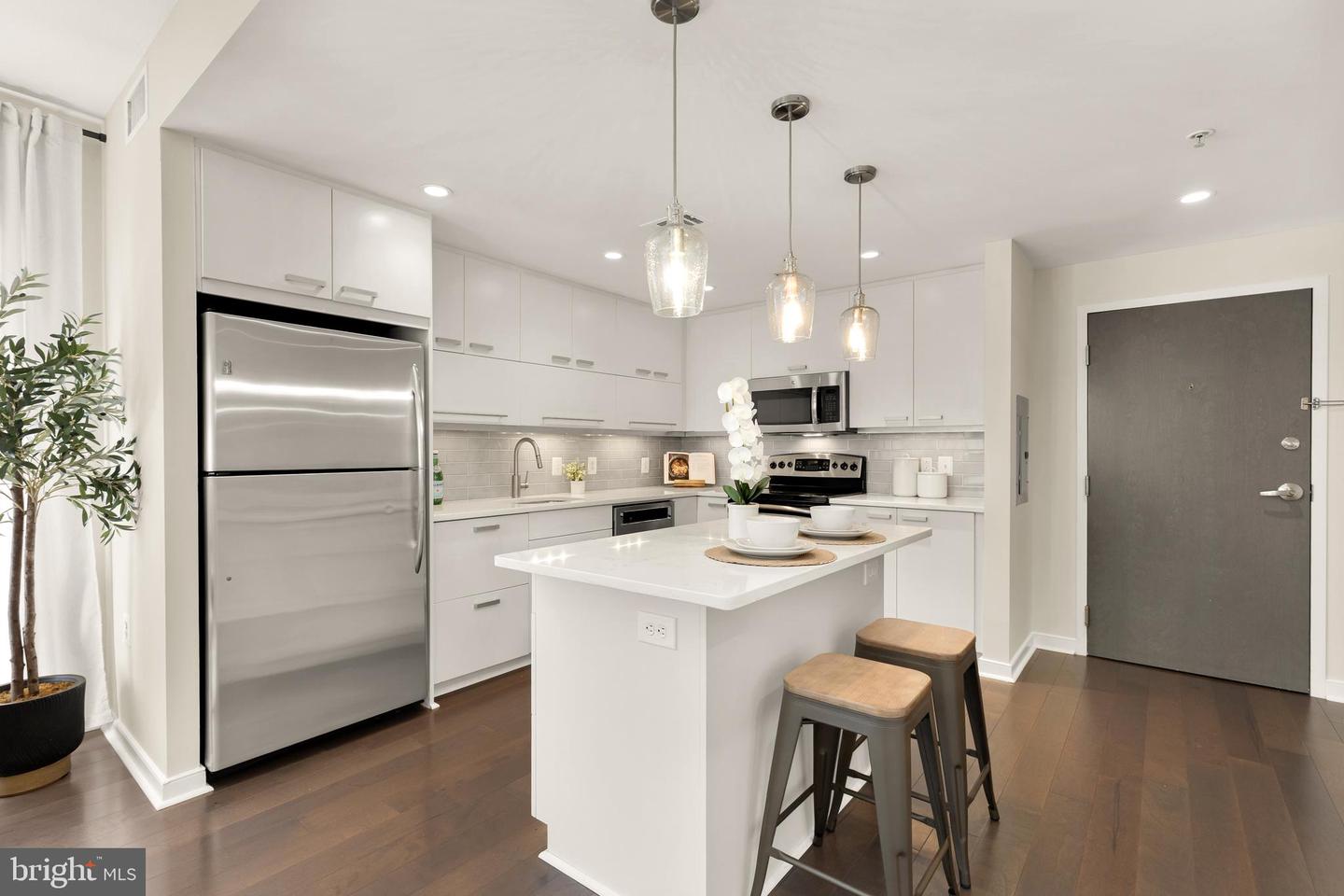 1010 MASSACHUSETTS AVE NW #211, WASHINGTON, District Of Columbia 20001, 1 Bedroom Bedrooms, ,1 BathroomBathrooms,Residential,For sale,1010 MASSACHUSETTS AVE NW #211,DCDC2199756 MLS # DCDC2199756