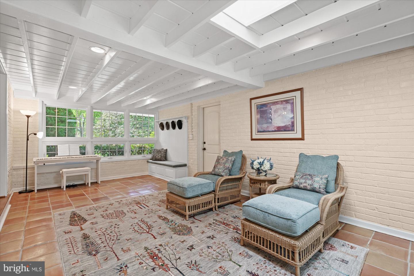 1104 LYNDALE DR, ALEXANDRIA, Virginia 22308, 4 Bedrooms Bedrooms, ,4 BathroomsBathrooms,Residential,For sale,1104 LYNDALE DR,VAFX2239648 MLS # VAFX2239648