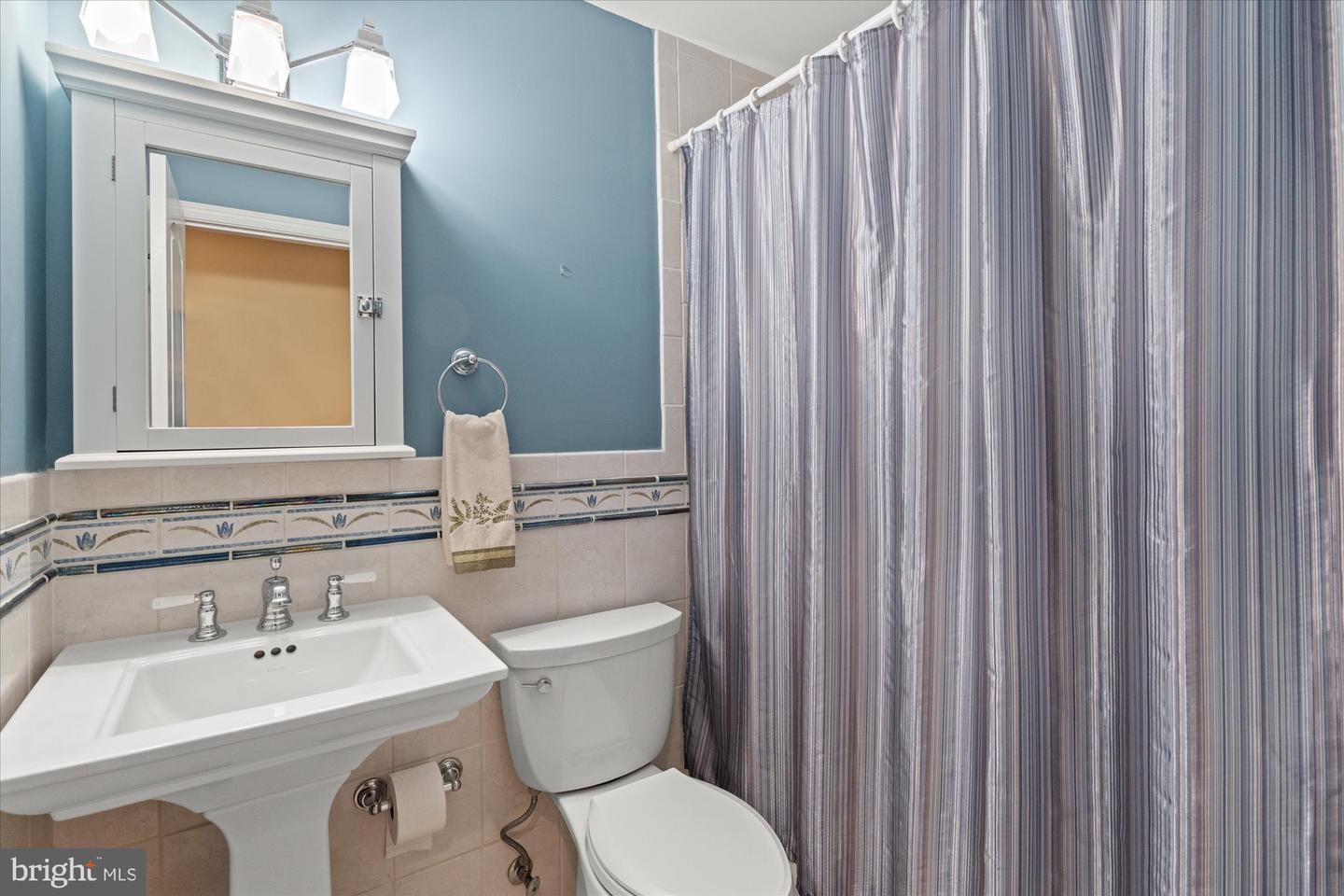 1104 LYNDALE DR, ALEXANDRIA, Virginia 22308, 4 Bedrooms Bedrooms, ,4 BathroomsBathrooms,Residential,For sale,1104 LYNDALE DR,VAFX2239648 MLS # VAFX2239648
