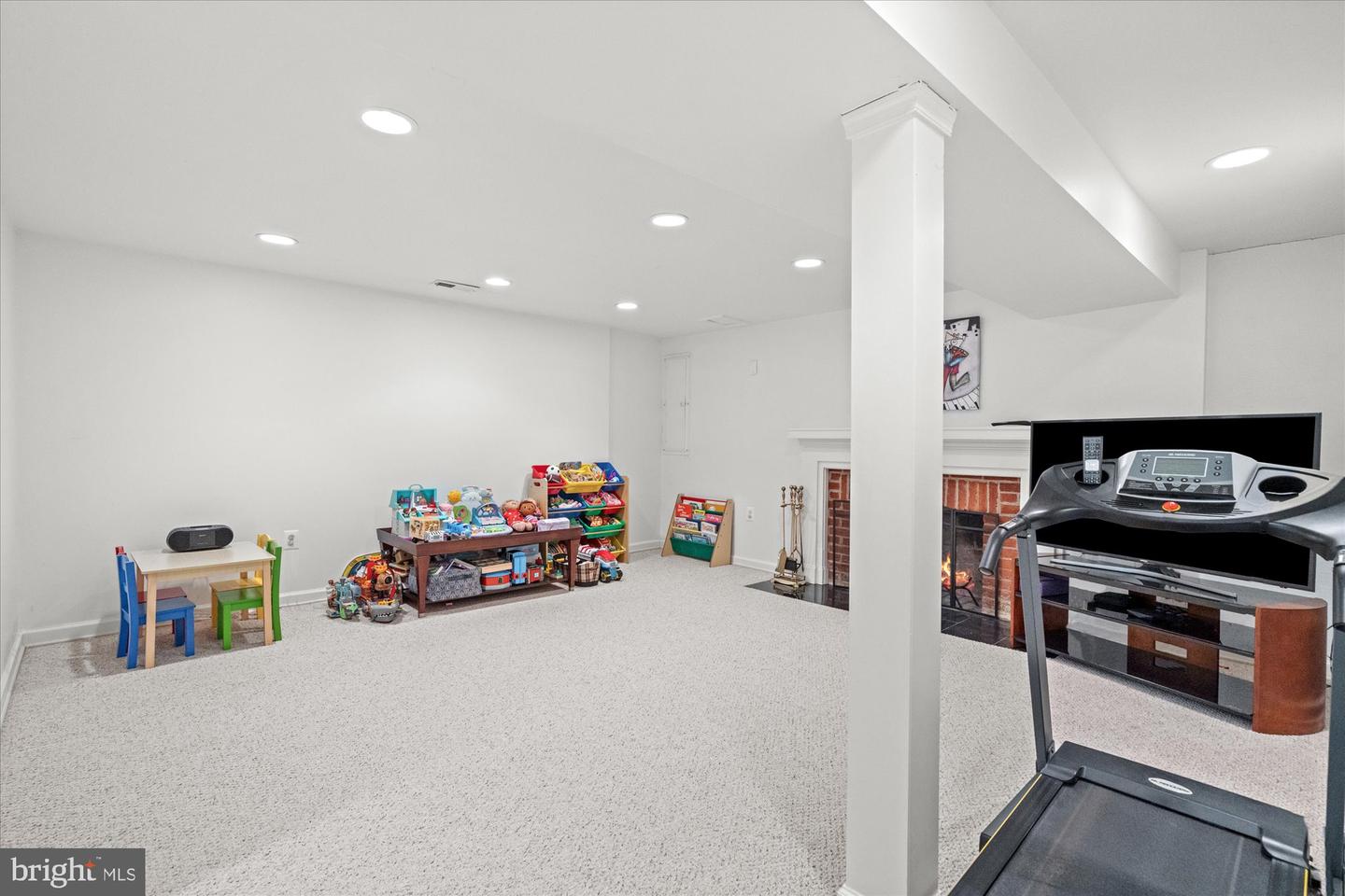 1104 LYNDALE DR, ALEXANDRIA, Virginia 22308, 4 Bedrooms Bedrooms, ,4 BathroomsBathrooms,Residential,For sale,1104 LYNDALE DR,VAFX2239648 MLS # VAFX2239648
