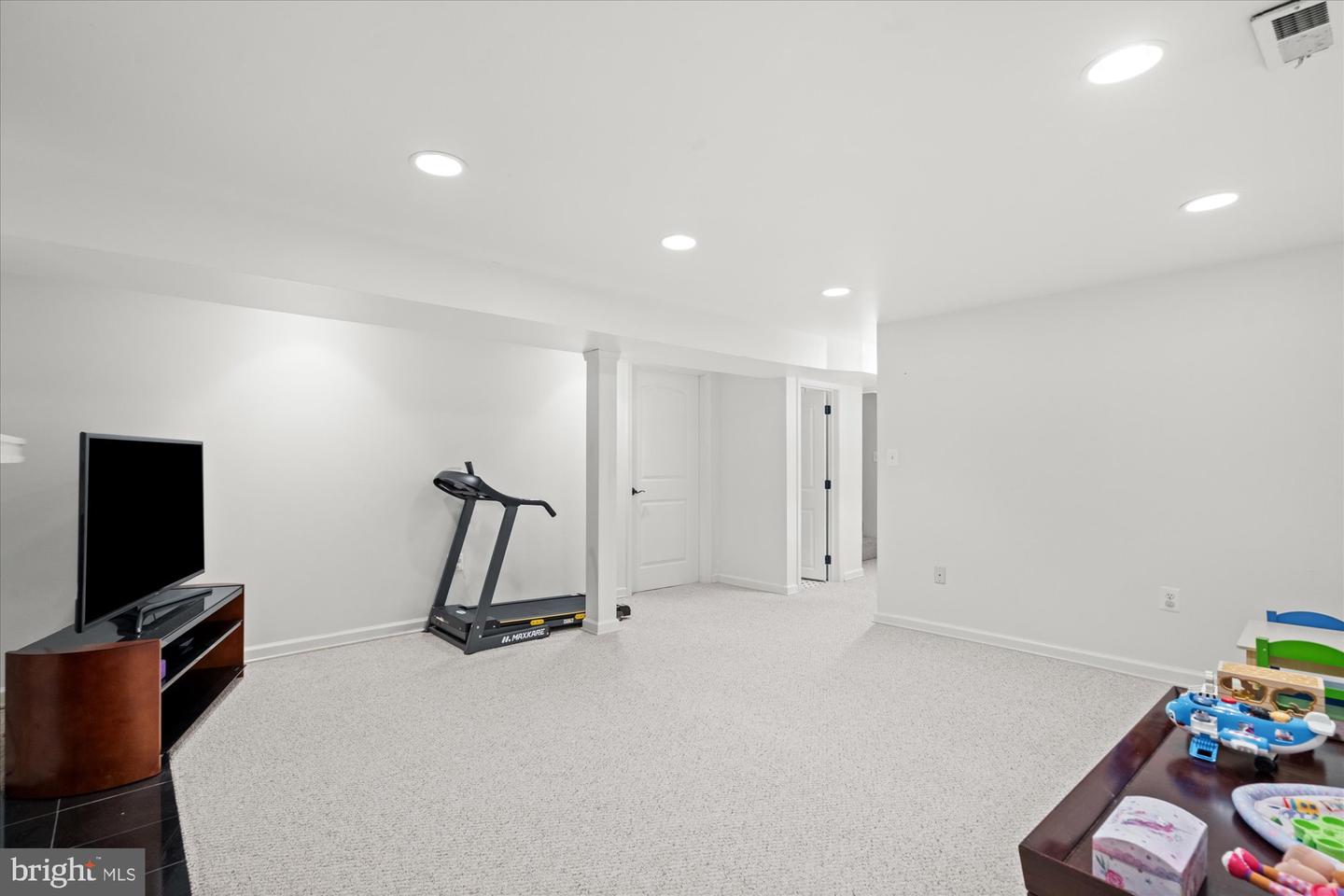 1104 LYNDALE DR, ALEXANDRIA, Virginia 22308, 4 Bedrooms Bedrooms, ,4 BathroomsBathrooms,Residential,For sale,1104 LYNDALE DR,VAFX2239648 MLS # VAFX2239648
