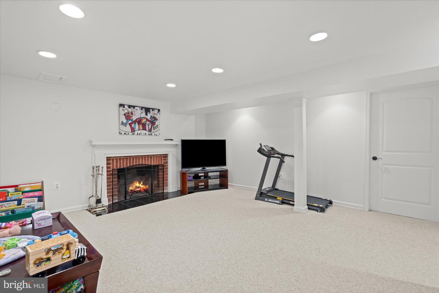1104 LYNDALE DR, ALEXANDRIA, Virginia 22308, 4 Bedrooms Bedrooms, ,4 BathroomsBathrooms,Residential,For sale,1104 LYNDALE DR,VAFX2239648 MLS # VAFX2239648