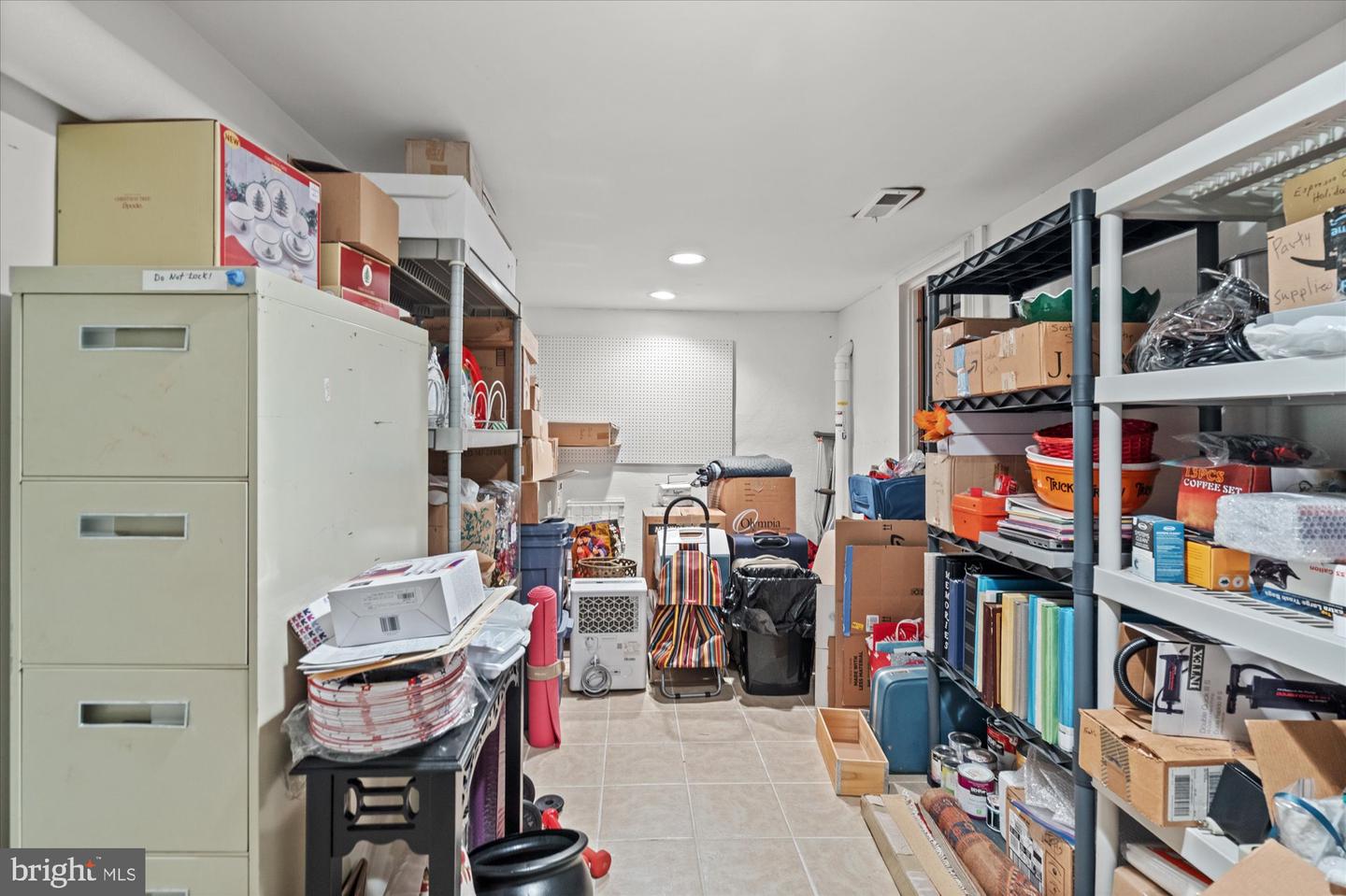1104 LYNDALE DR, ALEXANDRIA, Virginia 22308, 4 Bedrooms Bedrooms, ,4 BathroomsBathrooms,Residential,For sale,1104 LYNDALE DR,VAFX2239648 MLS # VAFX2239648