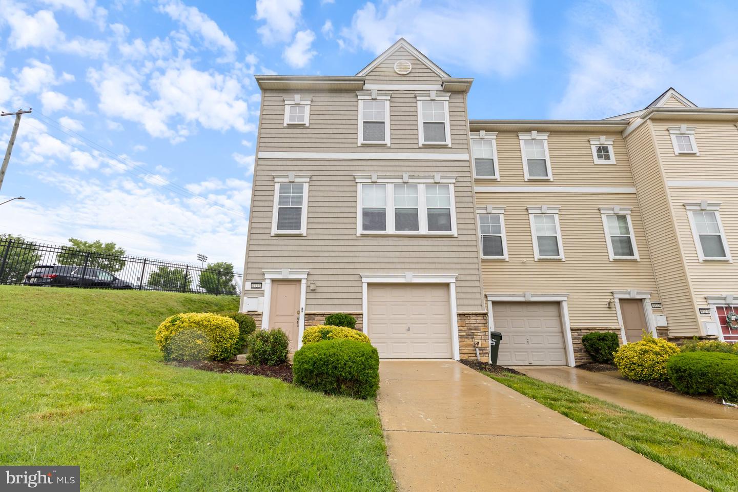 400 WOODCREST DR SE, WASHINGTON, District Of Columbia 20032, 3 Bedrooms Bedrooms, 3 Rooms Rooms,2 BathroomsBathrooms,Residential,For sale,400 WOODCREST DR SE,DCDC2200196 MLS # DCDC2200196