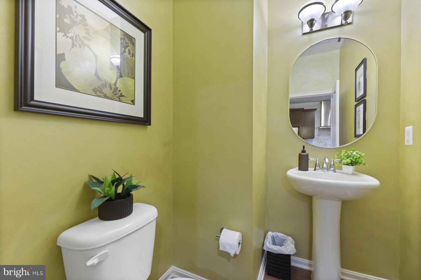 400 WOODCREST DR SE, WASHINGTON, District Of Columbia 20032, 3 Bedrooms Bedrooms, 3 Rooms Rooms,2 BathroomsBathrooms,Residential,For sale,400 WOODCREST DR SE,DCDC2200196 MLS # DCDC2200196