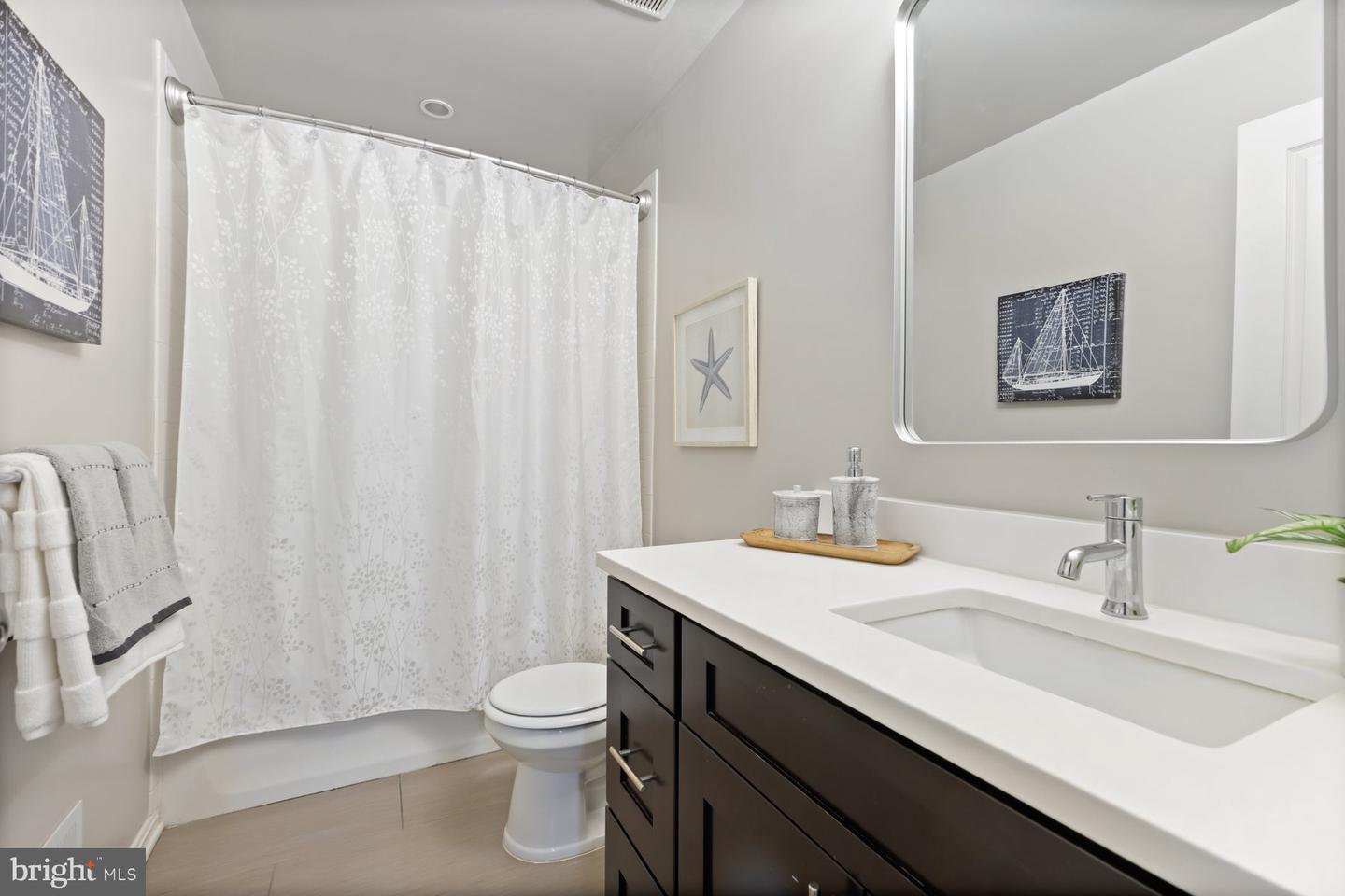 400 WOODCREST DR SE, WASHINGTON, District Of Columbia 20032, 3 Bedrooms Bedrooms, 3 Rooms Rooms,2 BathroomsBathrooms,Residential,For sale,400 WOODCREST DR SE,DCDC2200196 MLS # DCDC2200196