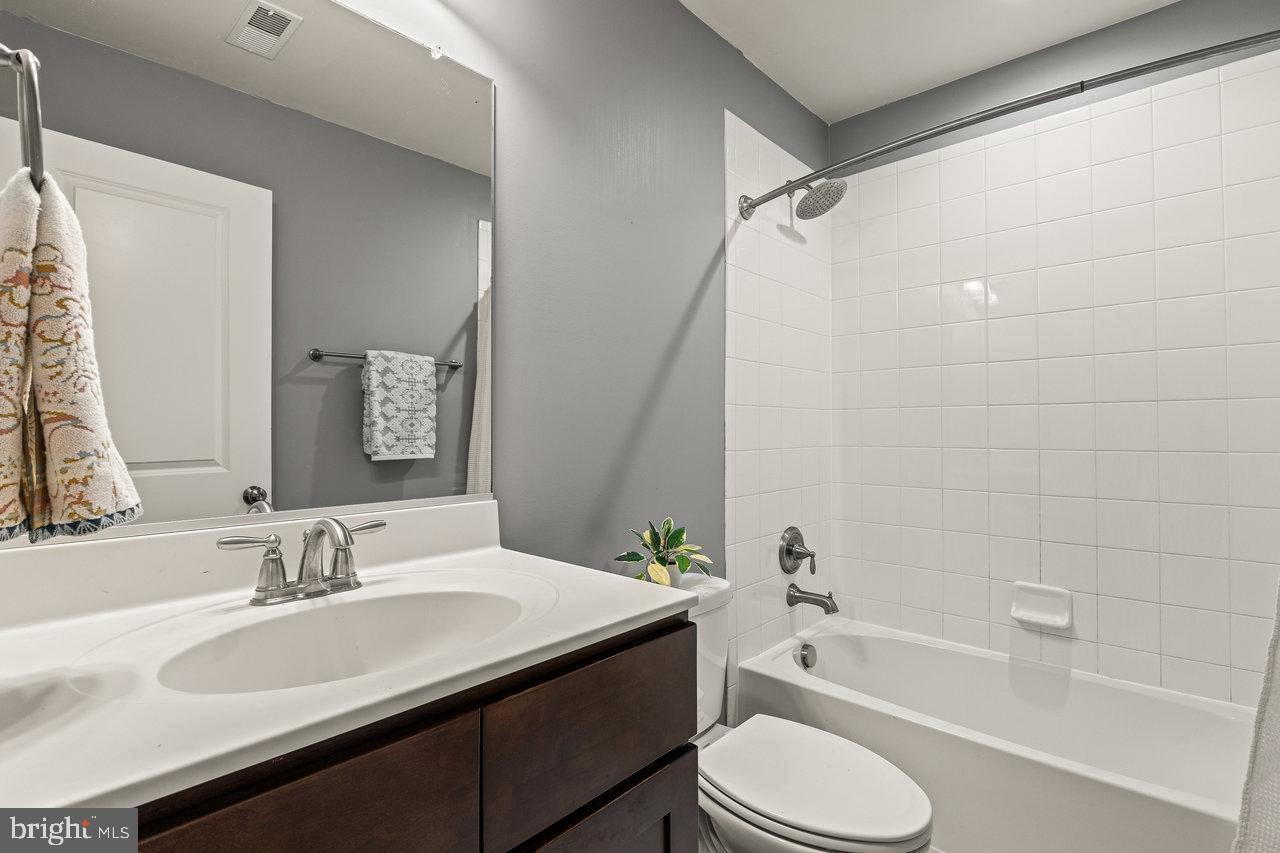 3215 CHARLESTON BLVD, ROCKINGHAM, Virginia 22801, 3 Bedrooms Bedrooms, ,2 BathroomsBathrooms,Residential,For sale,3215 CHARLESTON BLVD,VARO2002290 MLS # VARO2002290