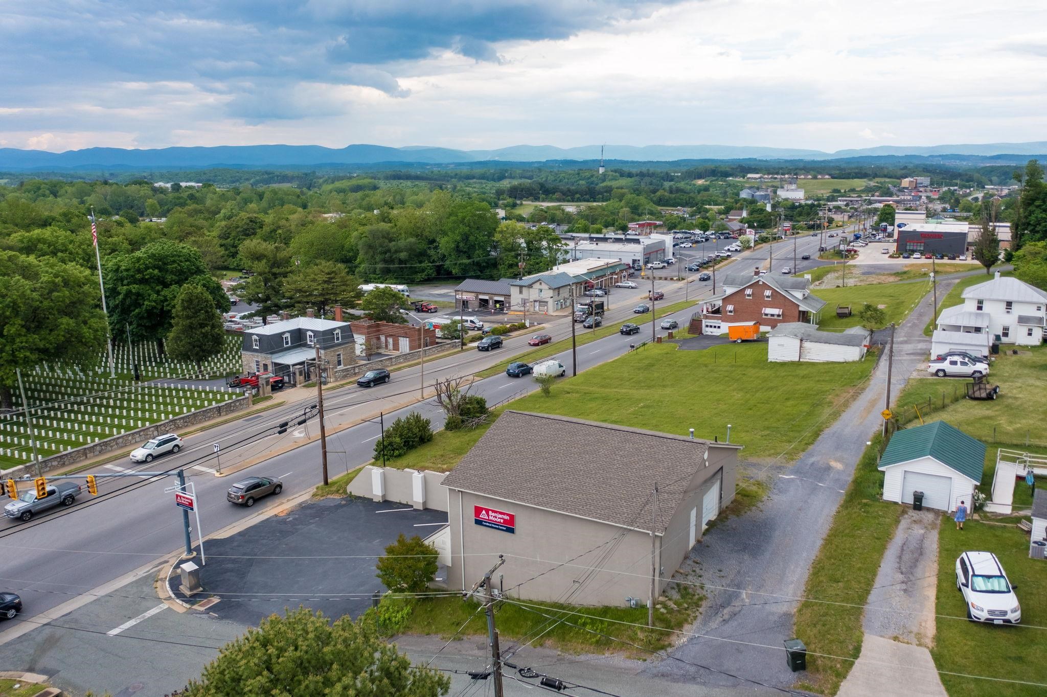 902 RICHMOND AVE, STAUNTON, Virginia 24401, ,Commercial,902 RICHMOND AVE,664421 MLS # 664421