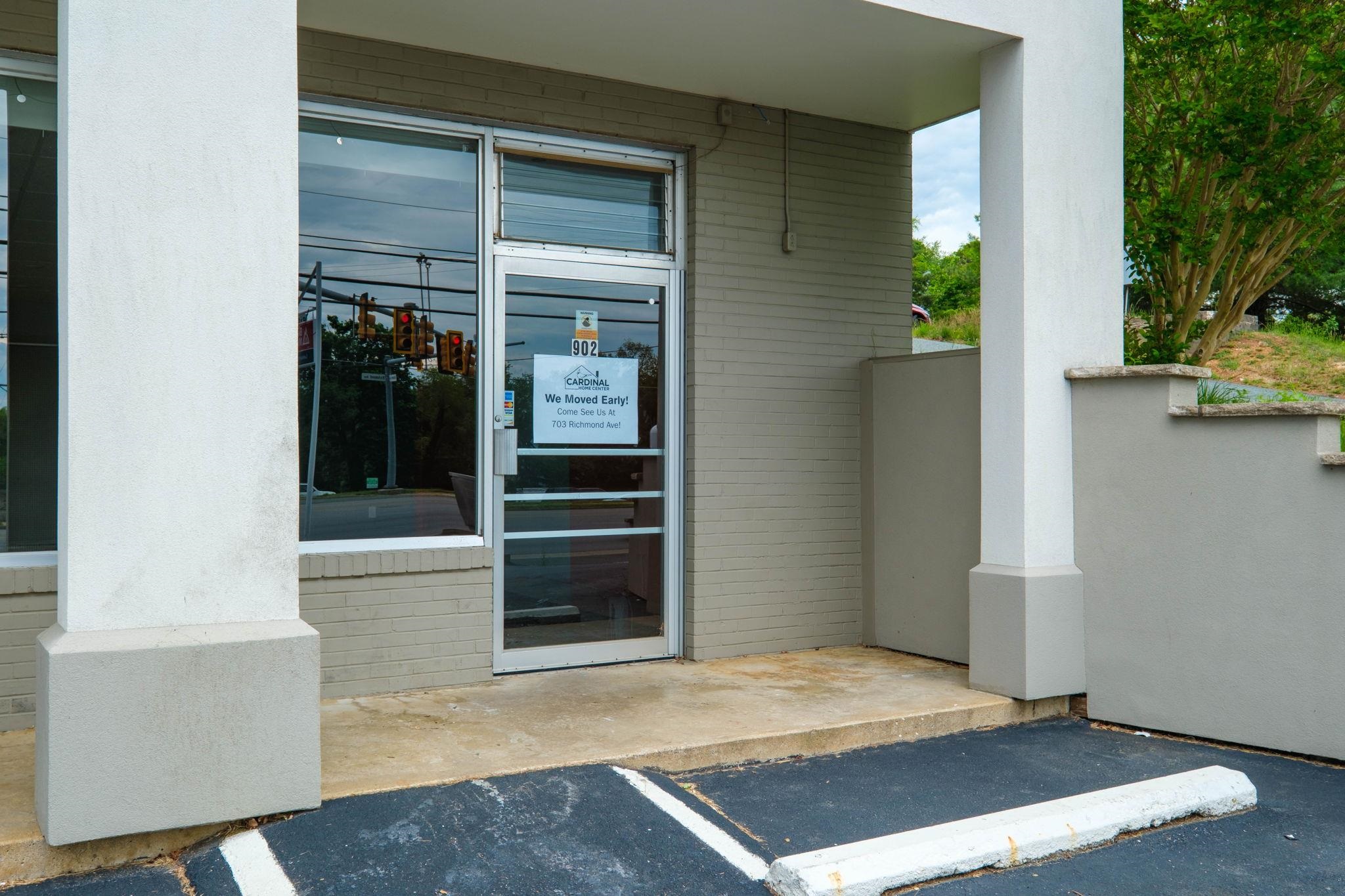902 RICHMOND AVE, STAUNTON, Virginia 24401, ,Commercial,902 RICHMOND AVE,664421 MLS # 664421