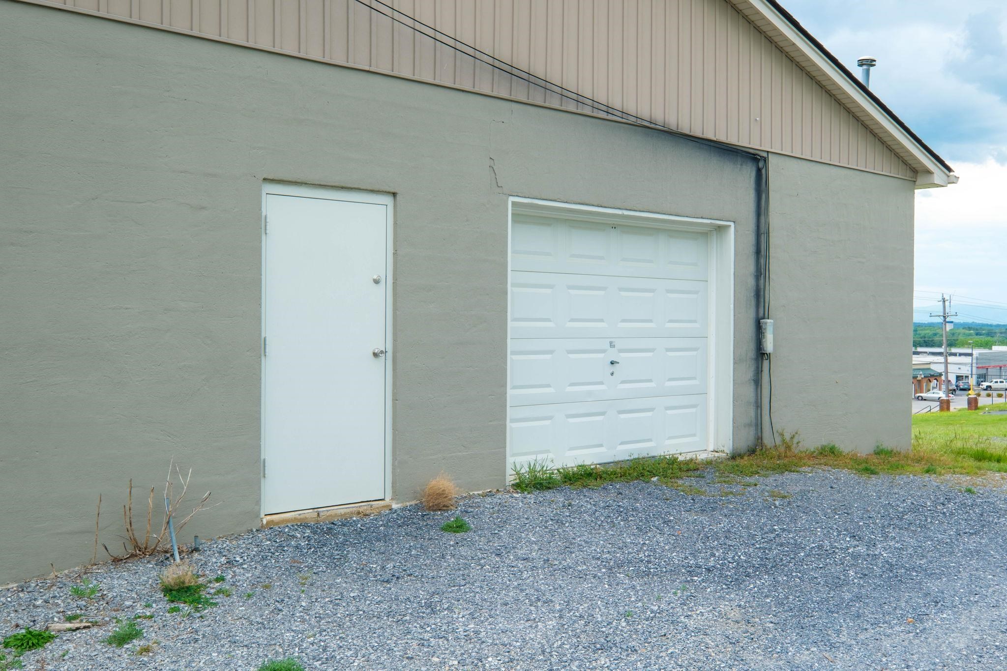 902 RICHMOND AVE, STAUNTON, Virginia 24401, ,Commercial,902 RICHMOND AVE,664421 MLS # 664421
