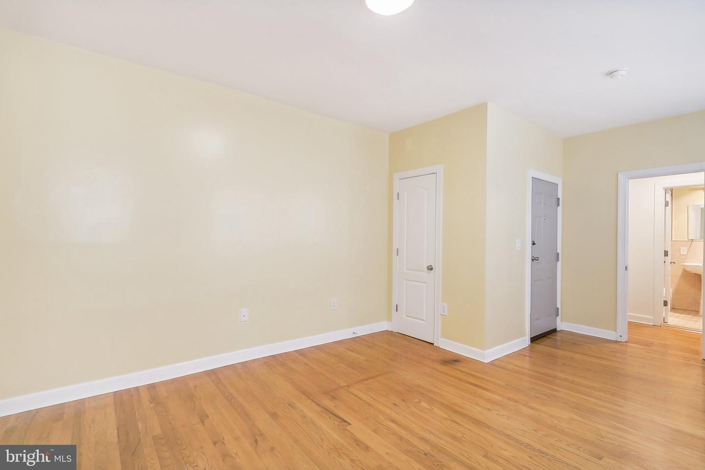 1816 KALORAMA RD NW #204, WASHINGTON, District Of Columbia 20009, ,1 BathroomBathrooms,Residential,For sale,1816 KALORAMA RD NW #204,DCDC2172918 MLS # DCDC2172918
