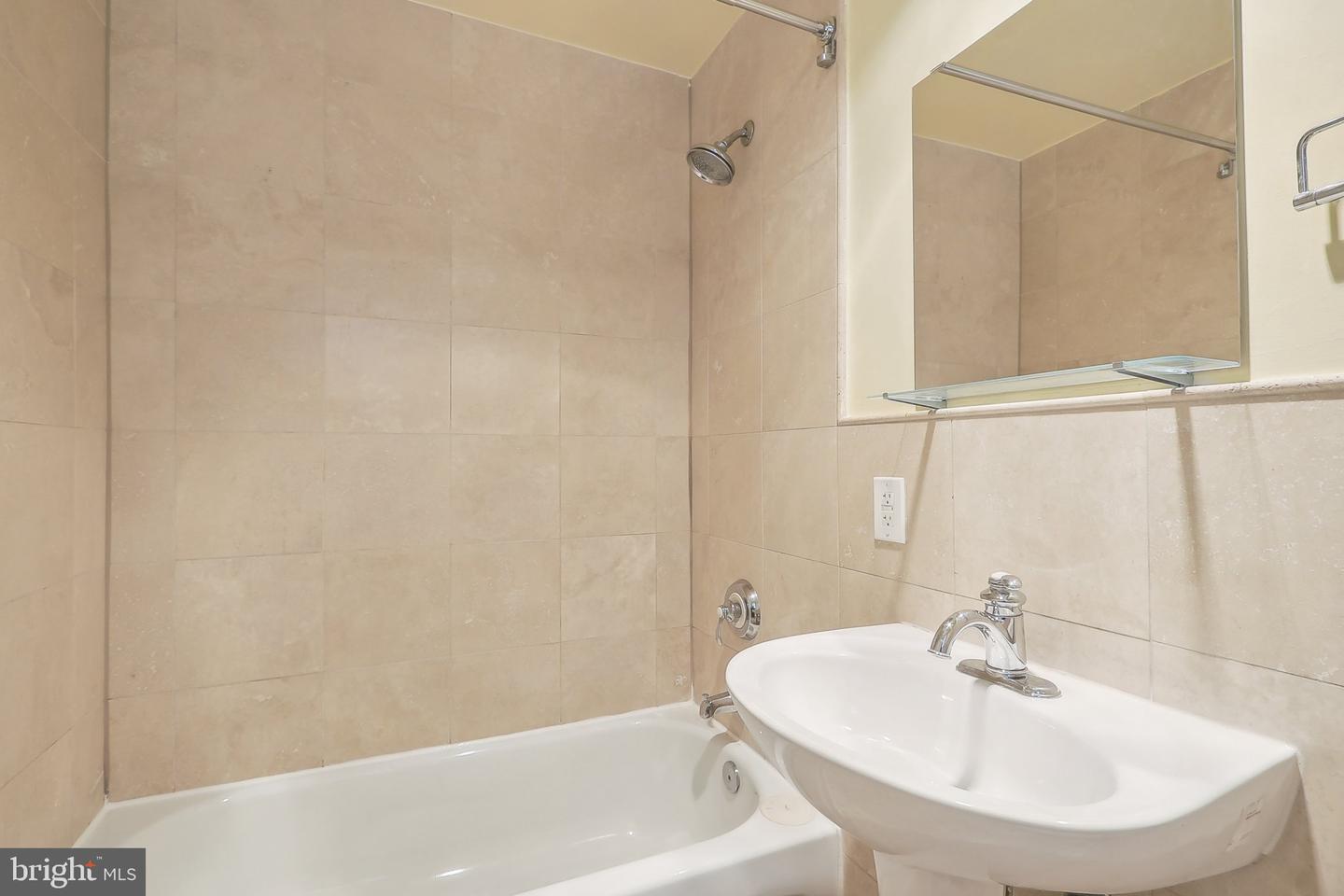 1816 KALORAMA RD NW #204, WASHINGTON, District Of Columbia 20009, ,1 BathroomBathrooms,Residential,For sale,1816 KALORAMA RD NW #204,DCDC2172918 MLS # DCDC2172918