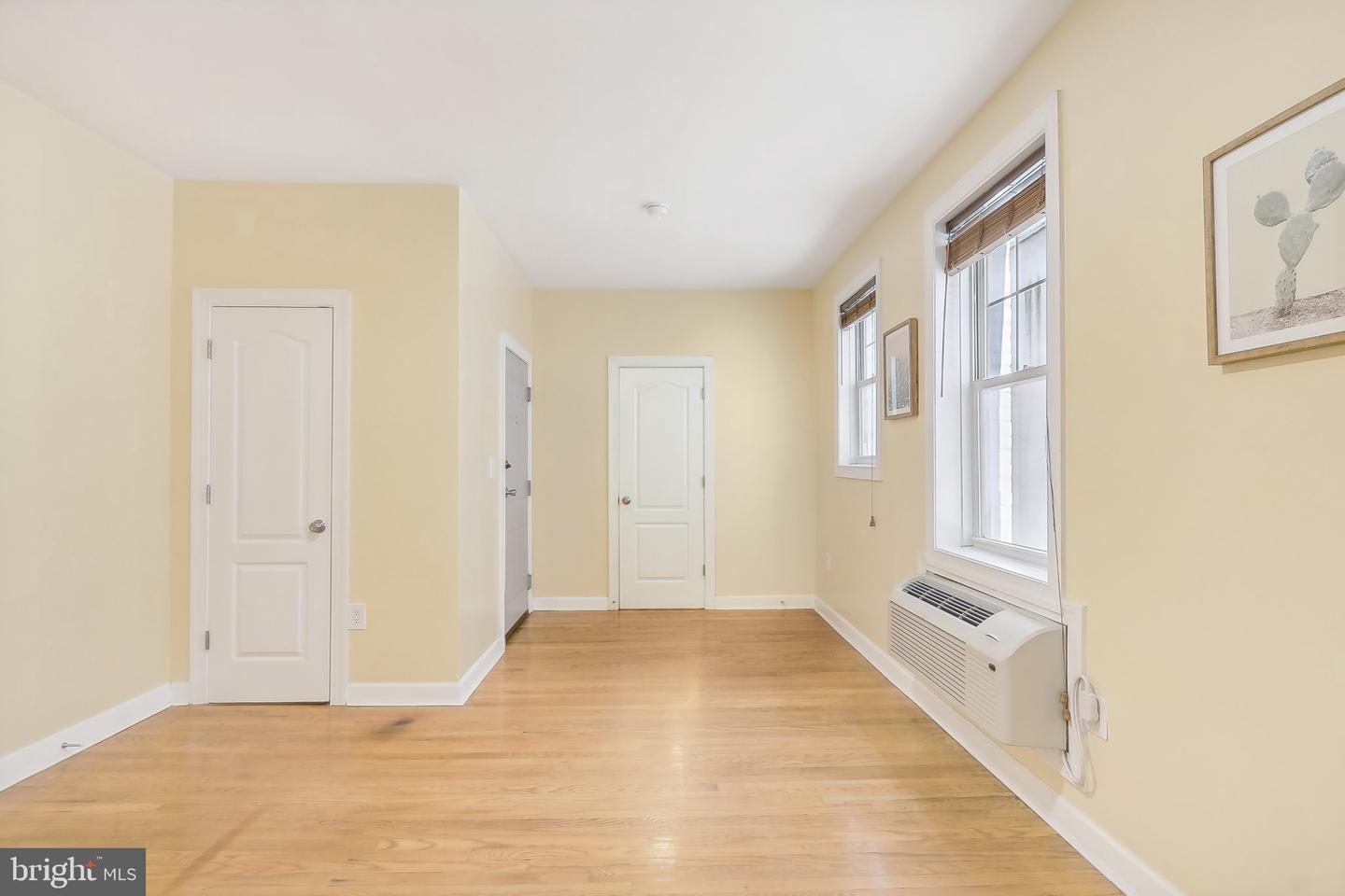 1816 KALORAMA RD NW #204, WASHINGTON, District Of Columbia 20009, ,1 BathroomBathrooms,Residential,For sale,1816 KALORAMA RD NW #204,DCDC2172918 MLS # DCDC2172918