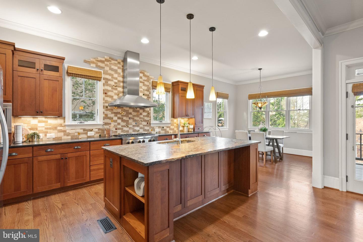 1310 N JACKSON ST N, ARLINGTON, Virginia 22201, 5 Bedrooms Bedrooms, ,4 BathroomsBathrooms,Residential,For sale,1310 N JACKSON ST N,VAAR2052676 MLS # VAAR2052676