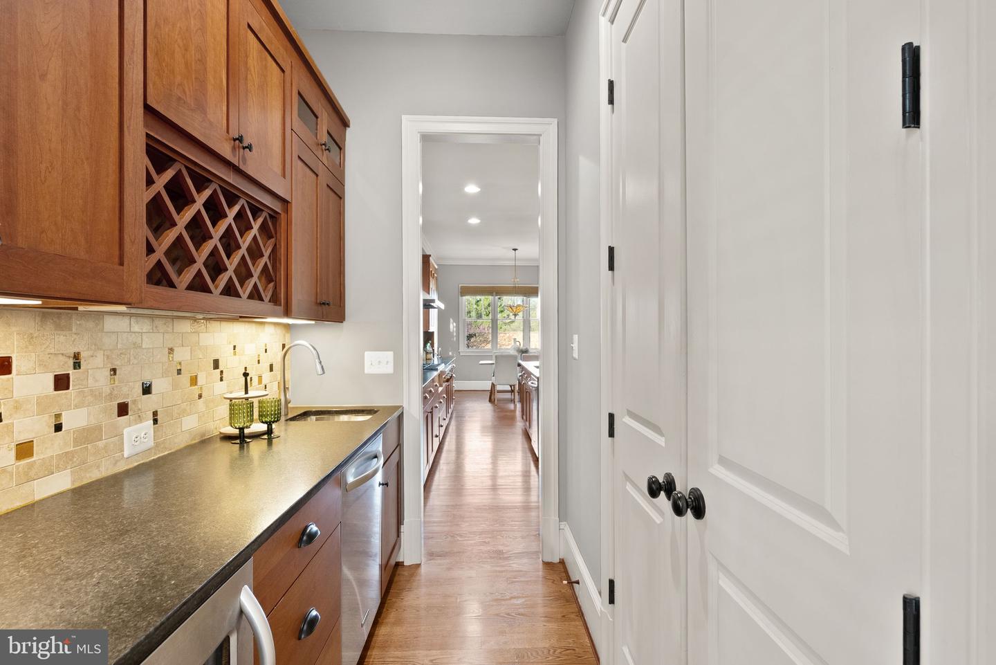 1310 N JACKSON ST N, ARLINGTON, Virginia 22201, 5 Bedrooms Bedrooms, ,4 BathroomsBathrooms,Residential,For sale,1310 N JACKSON ST N,VAAR2052676 MLS # VAAR2052676