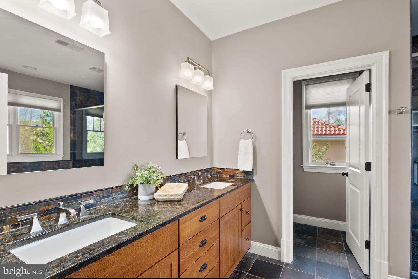 1310 N JACKSON ST N, ARLINGTON, Virginia 22201, 5 Bedrooms Bedrooms, ,4 BathroomsBathrooms,Residential,For sale,1310 N JACKSON ST N,VAAR2052676 MLS # VAAR2052676