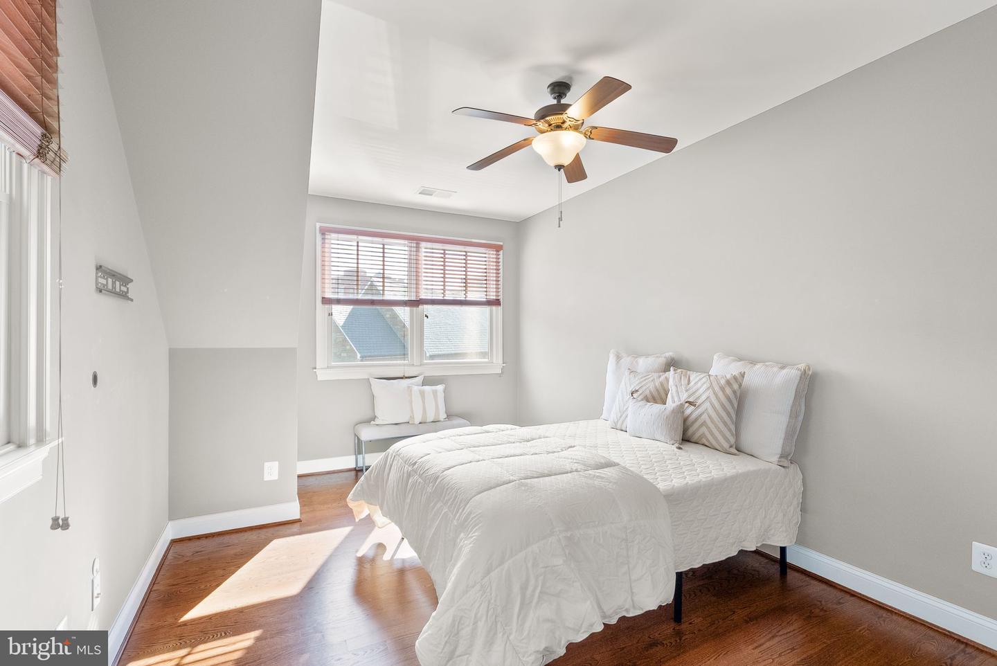 1310 N JACKSON ST N, ARLINGTON, Virginia 22201, 5 Bedrooms Bedrooms, ,4 BathroomsBathrooms,Residential,For sale,1310 N JACKSON ST N,VAAR2052676 MLS # VAAR2052676
