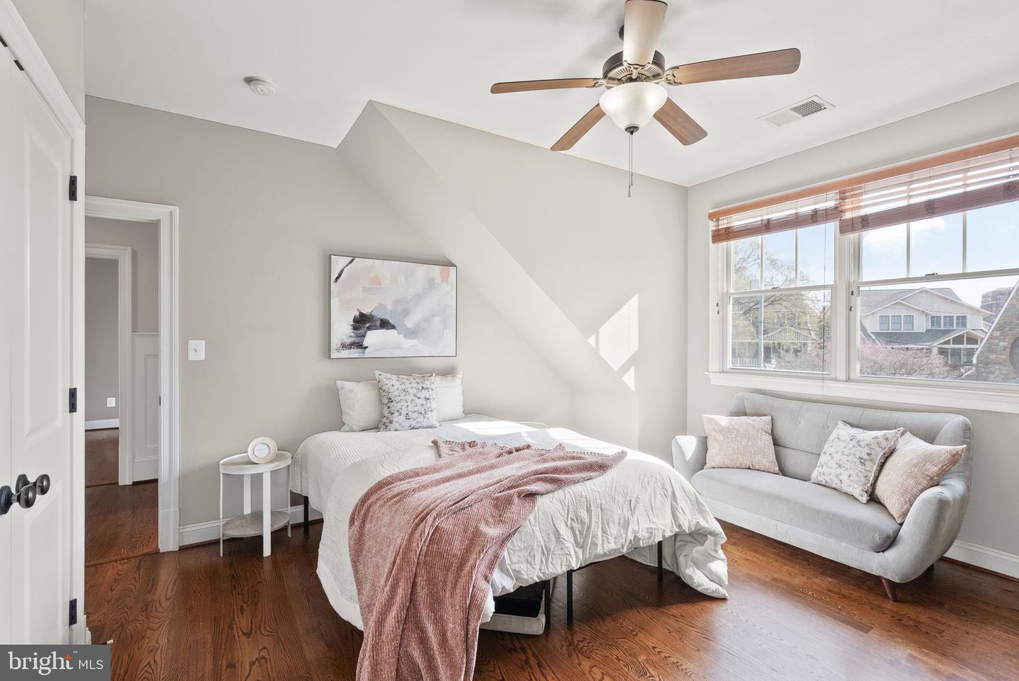 1310 N JACKSON ST N, ARLINGTON, Virginia 22201, 5 Bedrooms Bedrooms, ,4 BathroomsBathrooms,Residential,For sale,1310 N JACKSON ST N,VAAR2052676 MLS # VAAR2052676