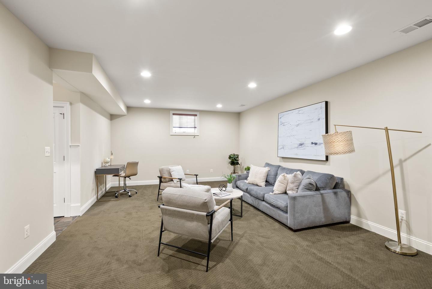 1310 N JACKSON ST N, ARLINGTON, Virginia 22201, 5 Bedrooms Bedrooms, ,4 BathroomsBathrooms,Residential,For sale,1310 N JACKSON ST N,VAAR2052676 MLS # VAAR2052676