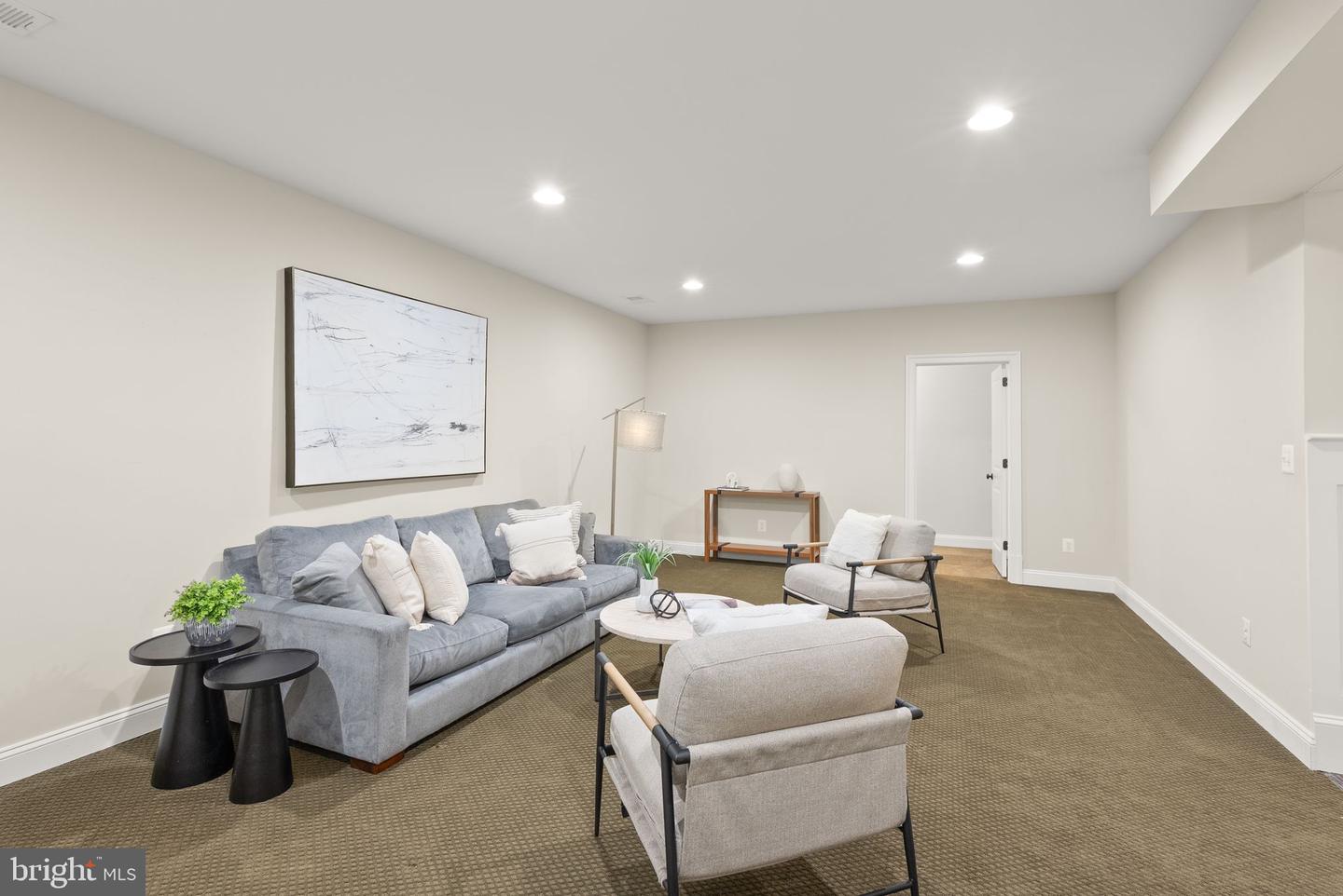 1310 N JACKSON ST N, ARLINGTON, Virginia 22201, 5 Bedrooms Bedrooms, ,4 BathroomsBathrooms,Residential,For sale,1310 N JACKSON ST N,VAAR2052676 MLS # VAAR2052676