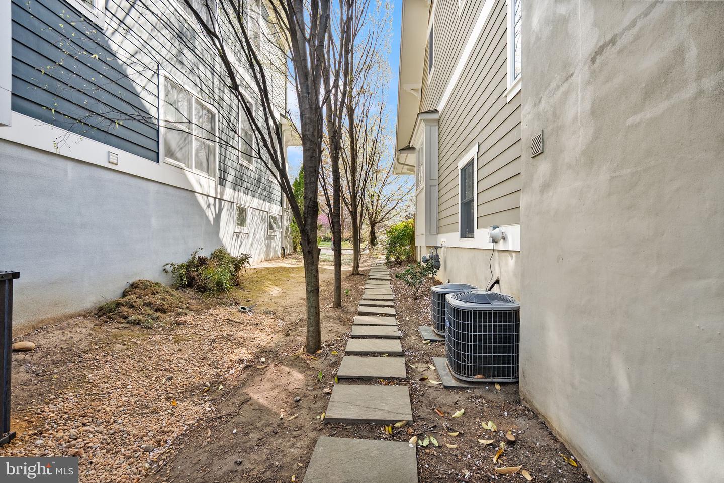 1310 N JACKSON ST N, ARLINGTON, Virginia 22201, 5 Bedrooms Bedrooms, ,4 BathroomsBathrooms,Residential,For sale,1310 N JACKSON ST N,VAAR2052676 MLS # VAAR2052676