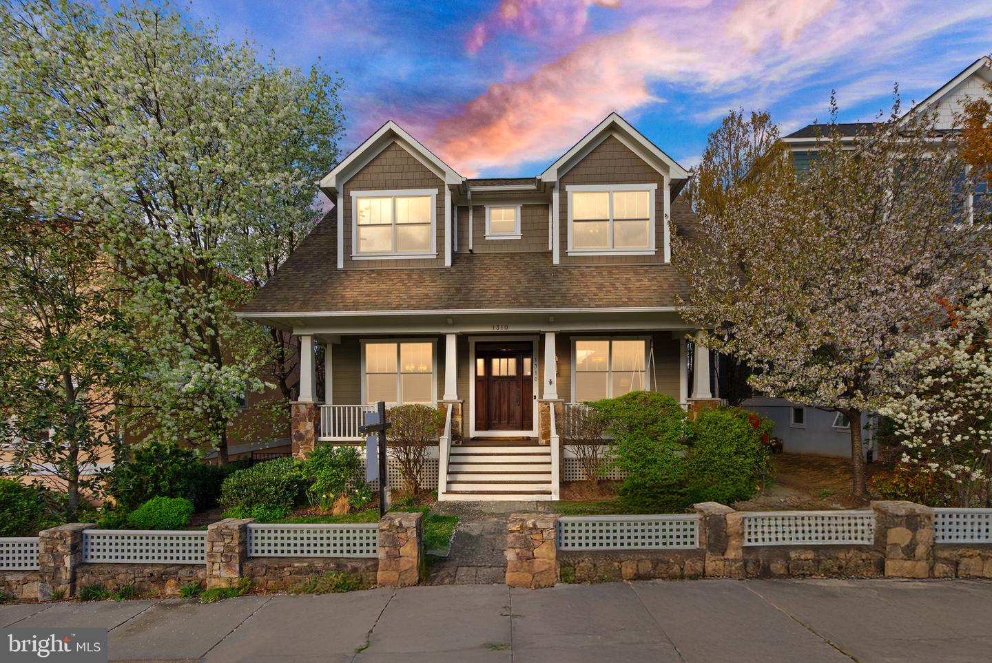 1310 N JACKSON ST N, ARLINGTON, Virginia 22201, 5 Bedrooms Bedrooms, ,4 BathroomsBathrooms,Residential,For sale,1310 N JACKSON ST N,VAAR2052676 MLS # VAAR2052676