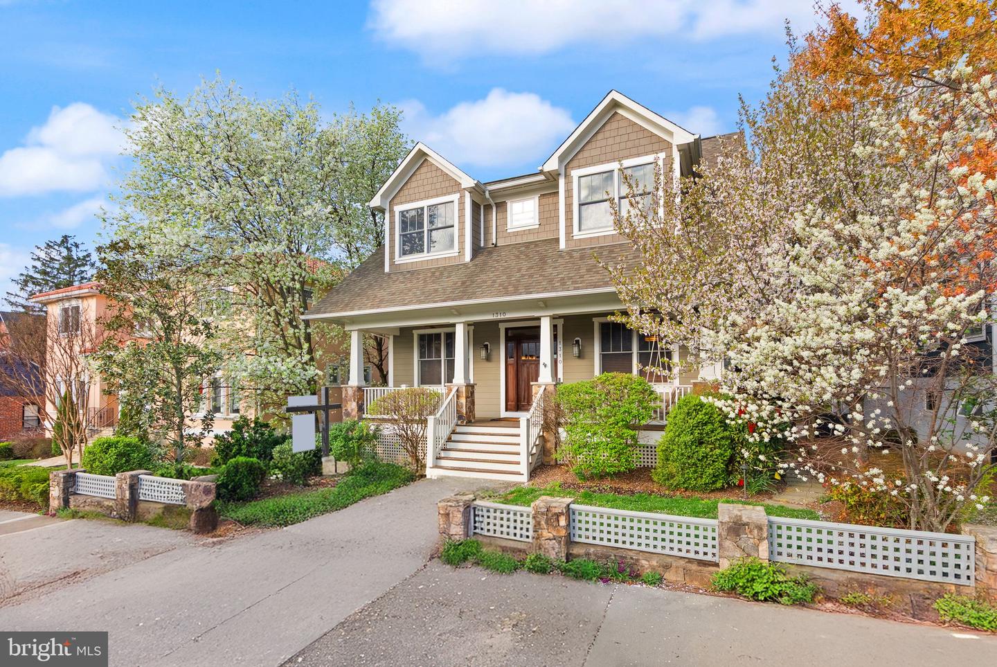 1310 N JACKSON ST N, ARLINGTON, Virginia 22201, 5 Bedrooms Bedrooms, ,4 BathroomsBathrooms,Residential,For sale,1310 N JACKSON ST N,VAAR2052676 MLS # VAAR2052676