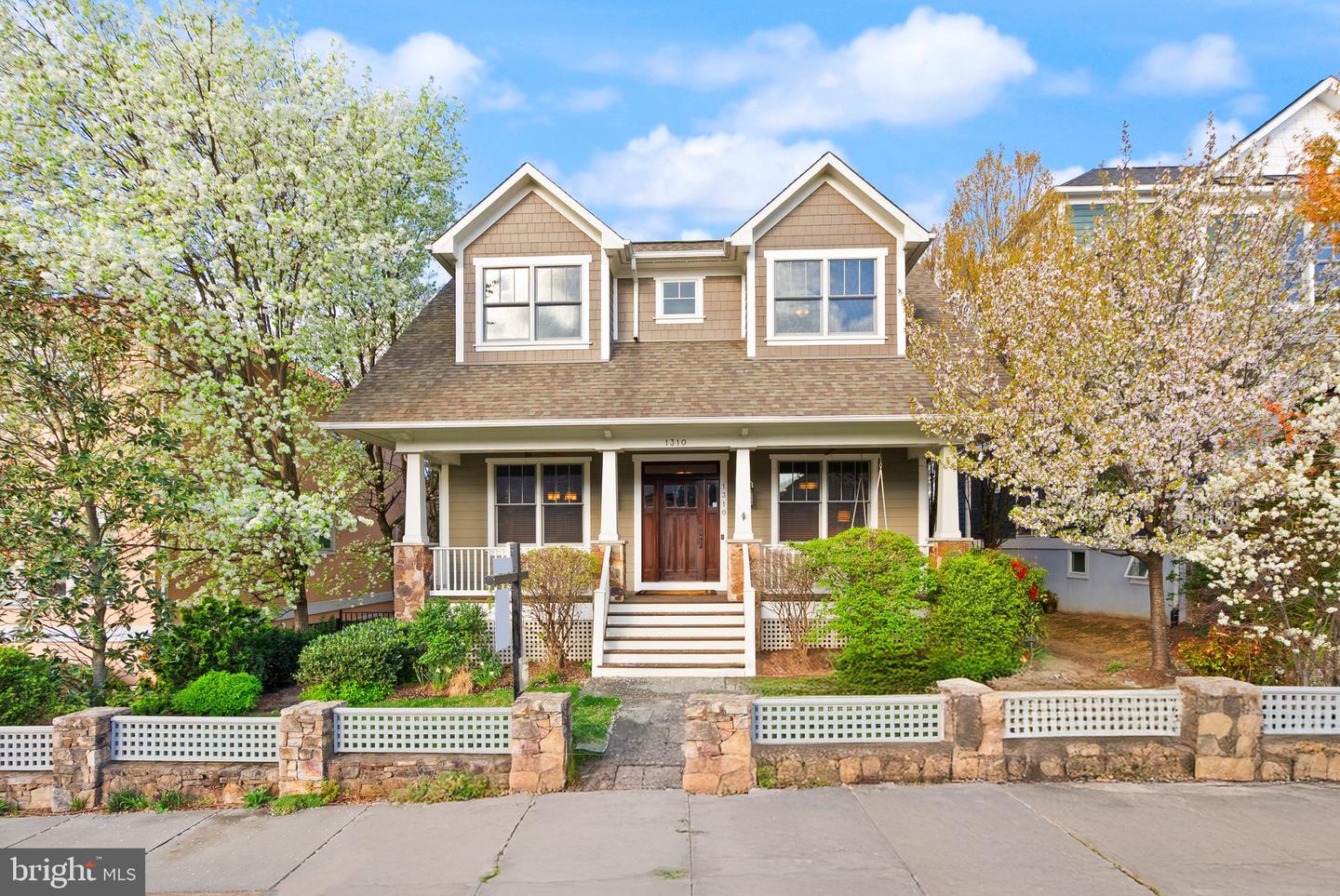 1310 N JACKSON ST N, ARLINGTON, Virginia 22201, 5 Bedrooms Bedrooms, ,4 BathroomsBathrooms,Residential,For sale,1310 N JACKSON ST N,VAAR2052676 MLS # VAAR2052676