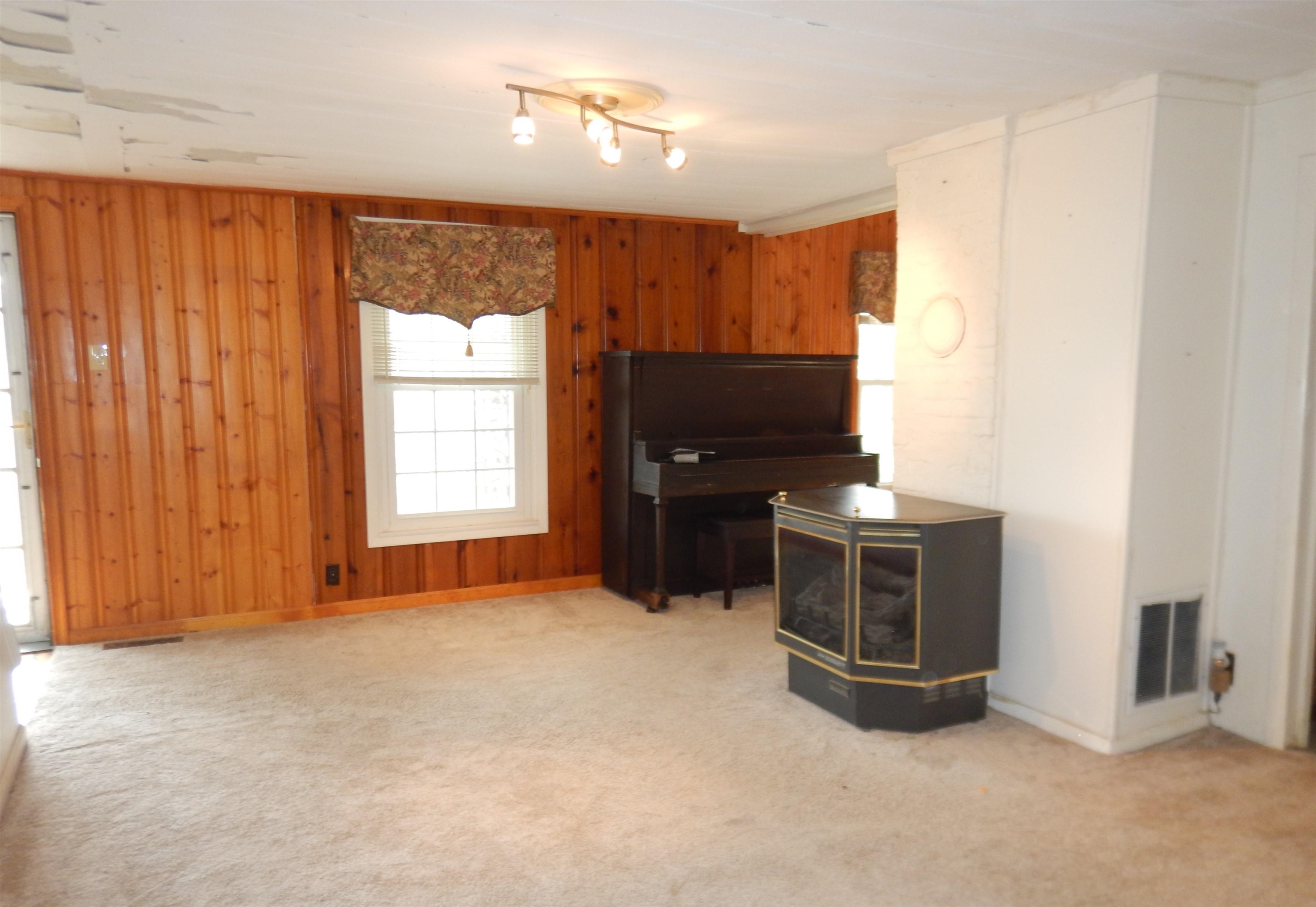 941 MCKINLEY RD, MIDDLEBROOK, Virginia 24459, 2 Bedrooms Bedrooms, ,1 BathroomBathrooms,Residential,941 MCKINLEY RD,663463 MLS # 663463