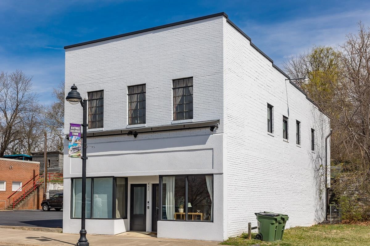 442 FIRST ST, SHENANDOAH, Virginia 22849, 5 Bedrooms Bedrooms, ,4 BathroomsBathrooms,Residential,442 FIRST ST,664182 MLS # 664182