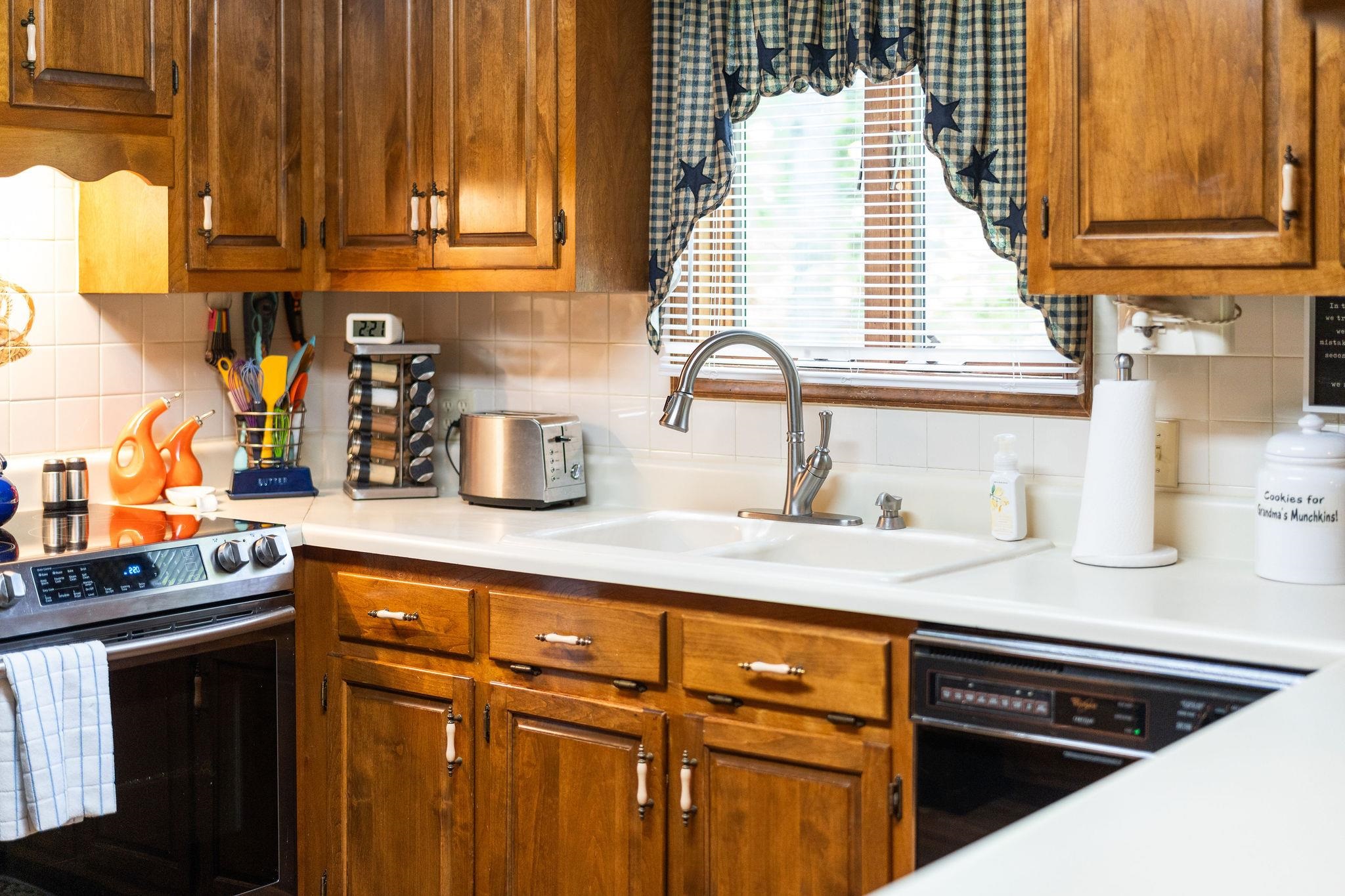 3 WHIPPOORWILL WAY, WAYNESBORO, Virginia 22980, 3 Bedrooms Bedrooms, ,2 BathroomsBathrooms,Residential,3 WHIPPOORWILL WAY,664420 MLS # 664420