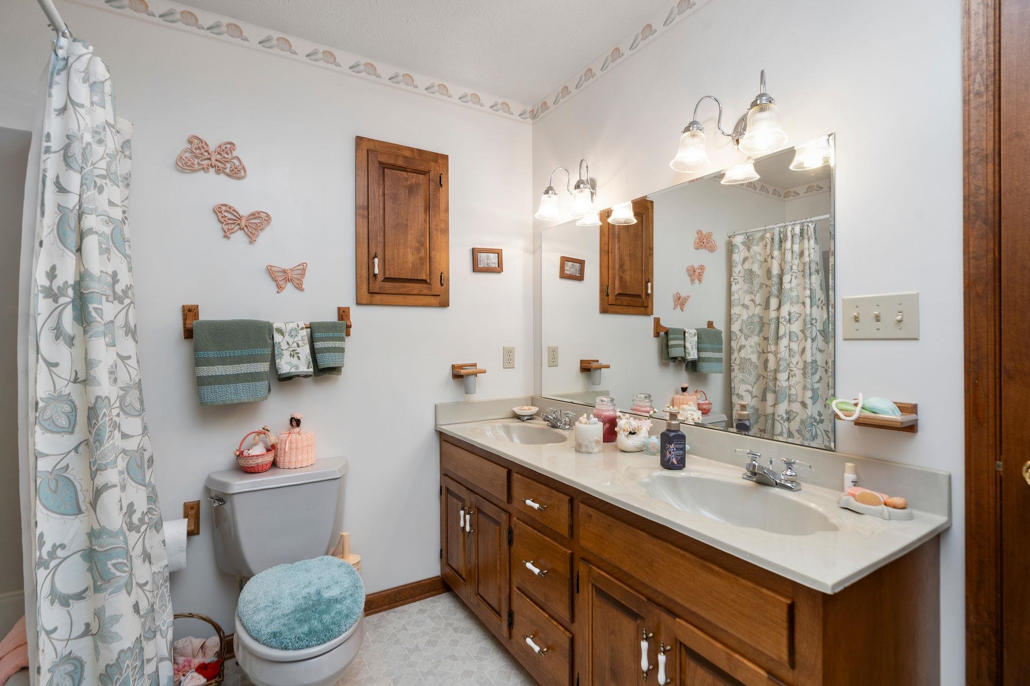 3 WHIPPOORWILL WAY, WAYNESBORO, Virginia 22980, 3 Bedrooms Bedrooms, ,2 BathroomsBathrooms,Residential,3 WHIPPOORWILL WAY,664420 MLS # 664420