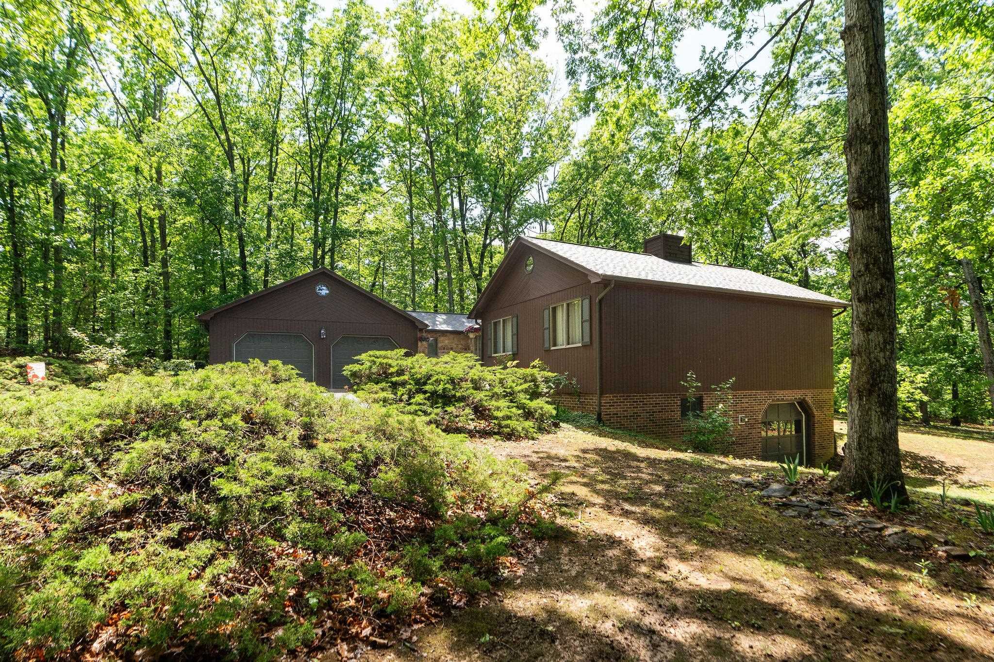 3 WHIPPOORWILL WAY, WAYNESBORO, Virginia 22980, 3 Bedrooms Bedrooms, ,2 BathroomsBathrooms,Residential,3 WHIPPOORWILL WAY,664420 MLS # 664420