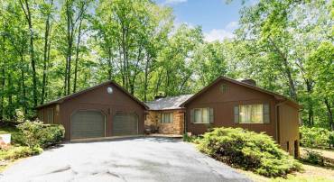 3 WHIPPOORWILL WAY, WAYNESBORO, Virginia 22980, 3 Bedrooms Bedrooms, ,2 BathroomsBathrooms,Residential,3 WHIPPOORWILL WAY,664420 MLS # 664420