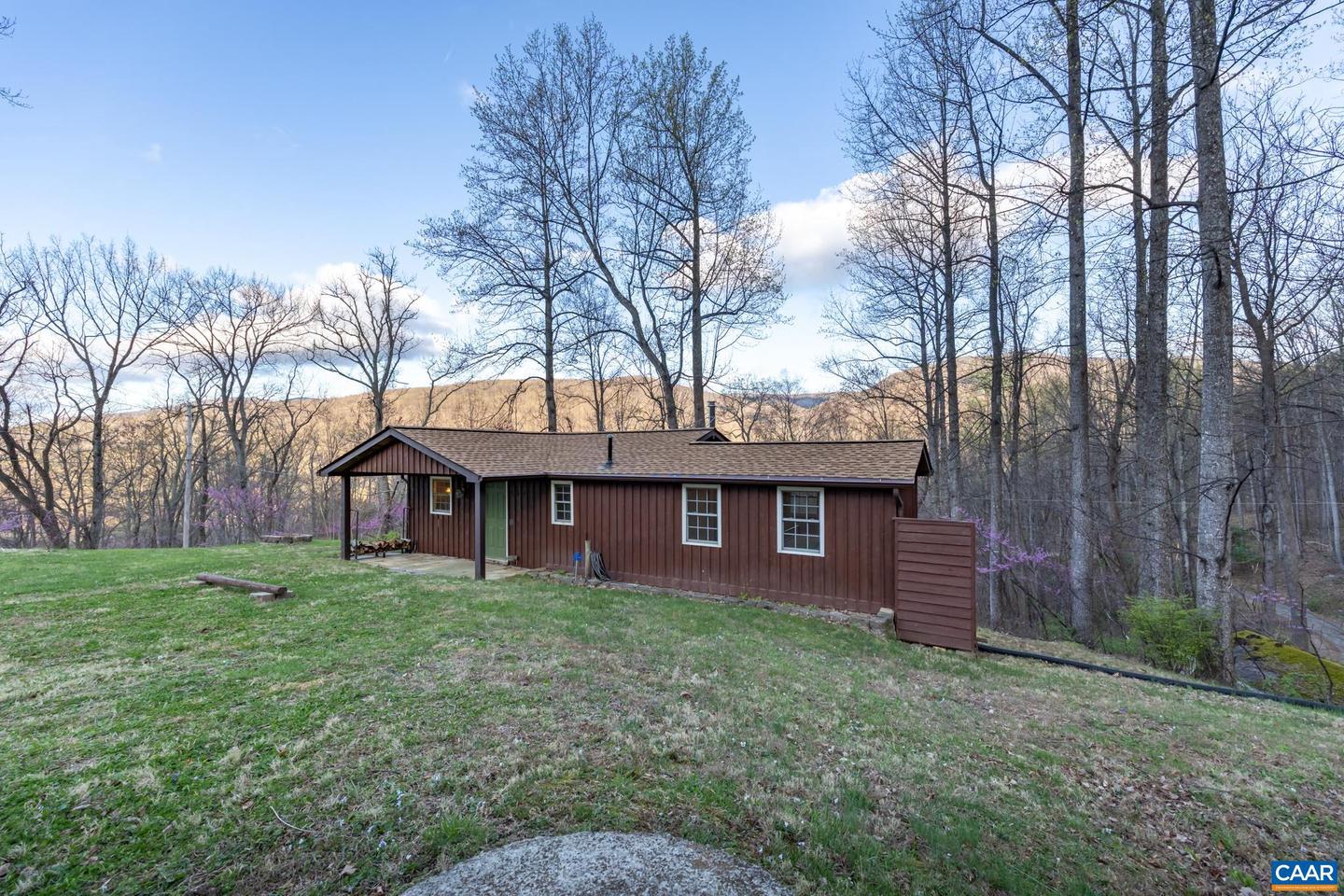 407 WINDY KNOLL LN, STANARDSVILLE, Virginia 22973, 1 Bedroom Bedrooms, ,1 BathroomBathrooms,Residential,For sale,407 WINDY KNOLL LN,662521 MLS # 662521