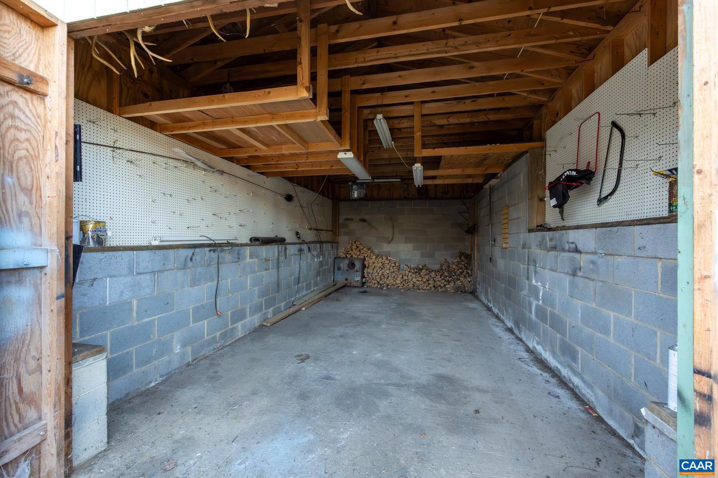 407 WINDY KNOLL LN, STANARDSVILLE, Virginia 22973, 1 Bedroom Bedrooms, ,1 BathroomBathrooms,Residential,For sale,407 WINDY KNOLL LN,662521 MLS # 662521