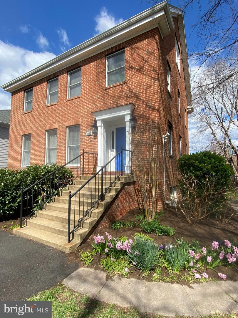 3903 8TH ST S, ARLINGTON, Virginia 22204, 4 Bedrooms Bedrooms, ,5 BathroomsBathrooms,Residential,For sale,3903 8TH ST S,VAAR2056322 MLS # VAAR2056322